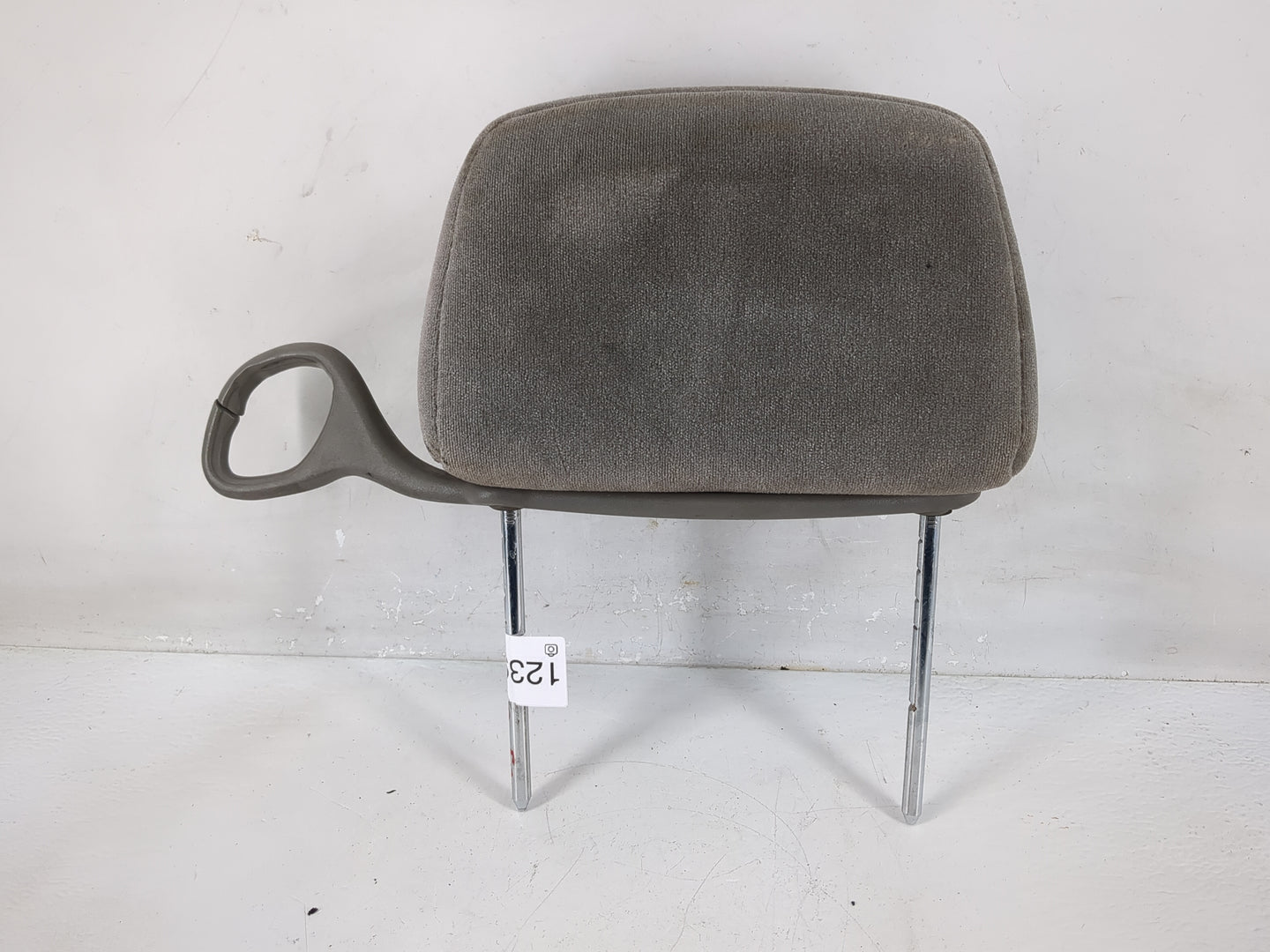 2003 Chevrolet Monte Carlo Headrest Head Rest Front Driver Passenger Seat Fits OEM Used Auto Parts - Oemusedautoparts1.com
