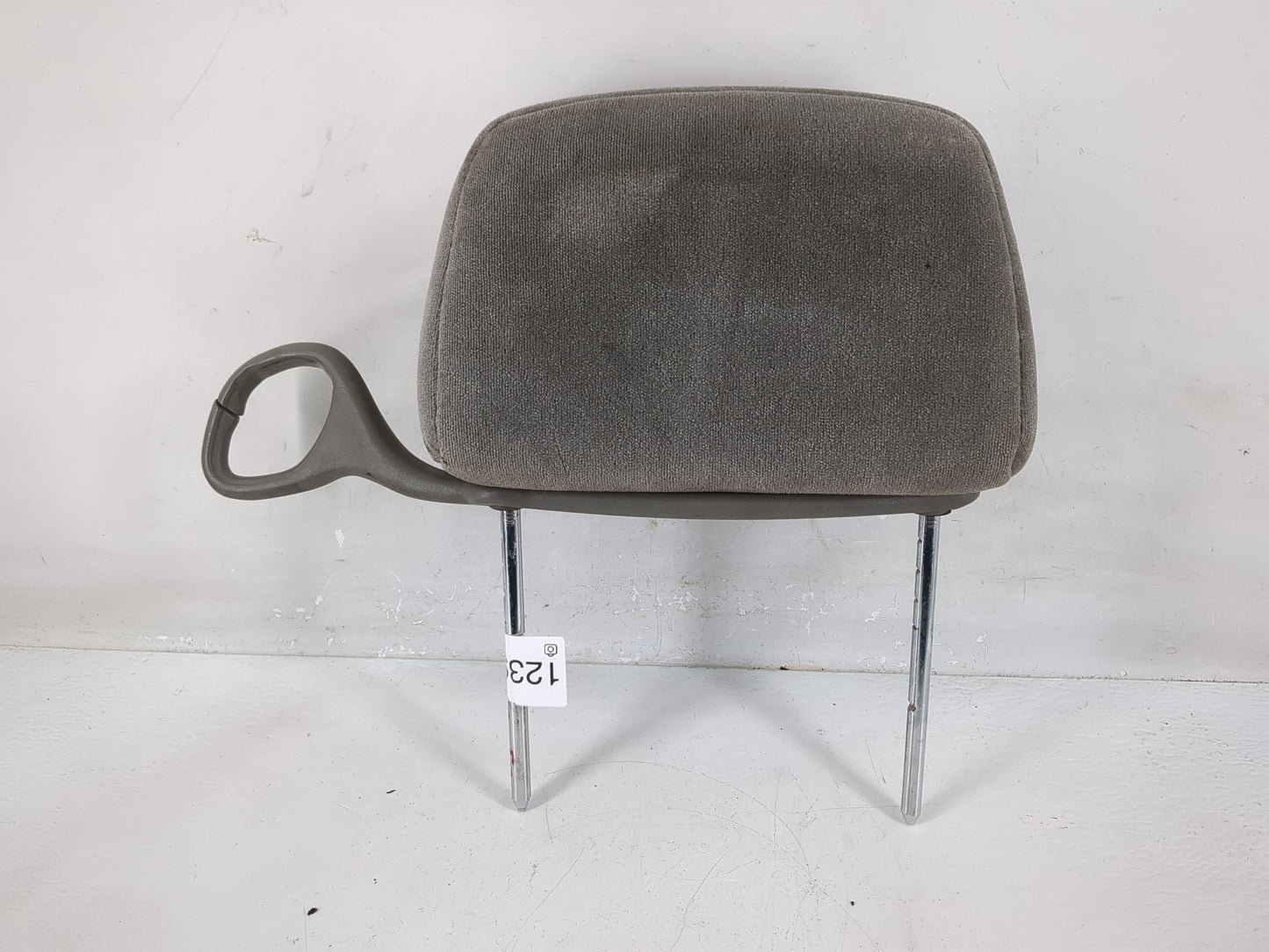 2003 Chevrolet Monte Carlo Headrest Head Rest Front Driver Passenger Seat Fits OEM Used Auto Parts - Oemusedautoparts1.com