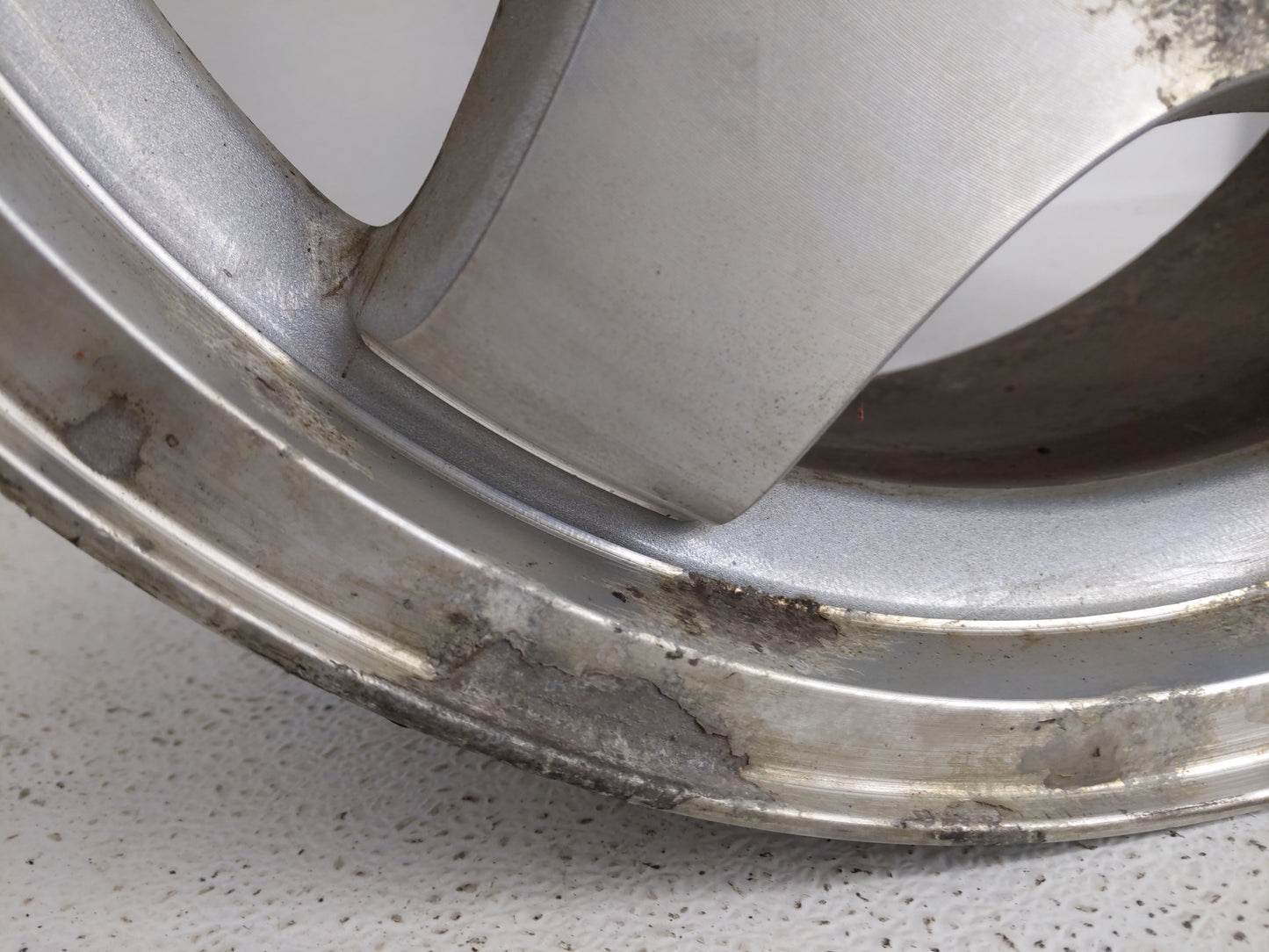 2001-2007 Chevrolet Monte Carlo Oem Wheel Rim 779294 - Oemusedautoparts1.com