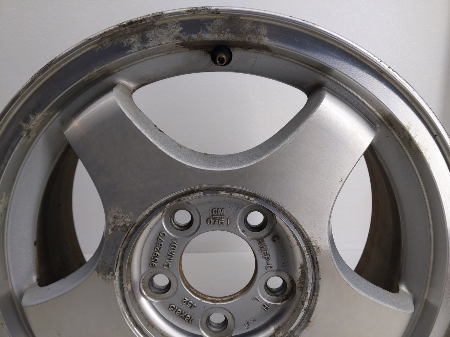 2003-2003 Chevrolet Monte Carlo Oem Wheel Rim 779530 - Oemusedautoparts1.com