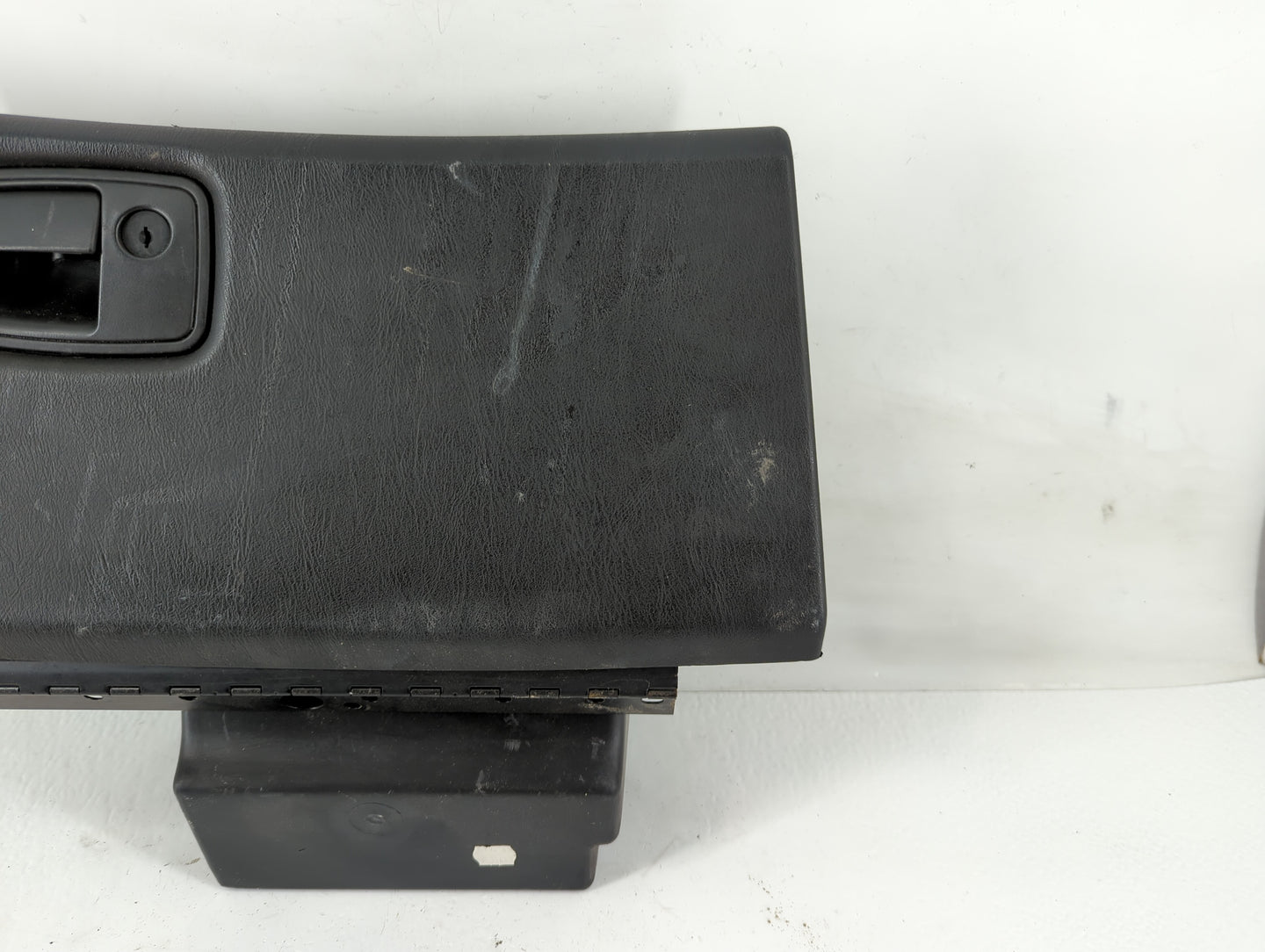 2003 Chevrolet Monte Carlo Passenger Glove Box Door Storage Compartment - Oemusedautoparts1.com