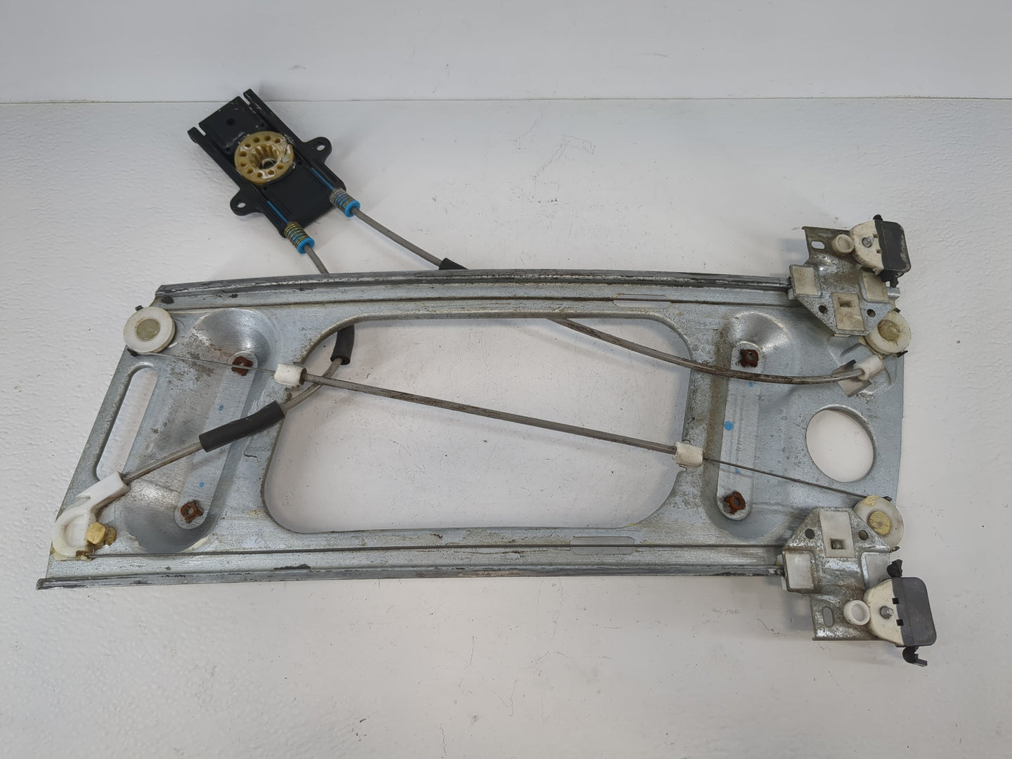 2000-2007 Chevrolet Monte Carlo Used Window Regulator Passenger Front 967316 - Oemusedautoparts1.com