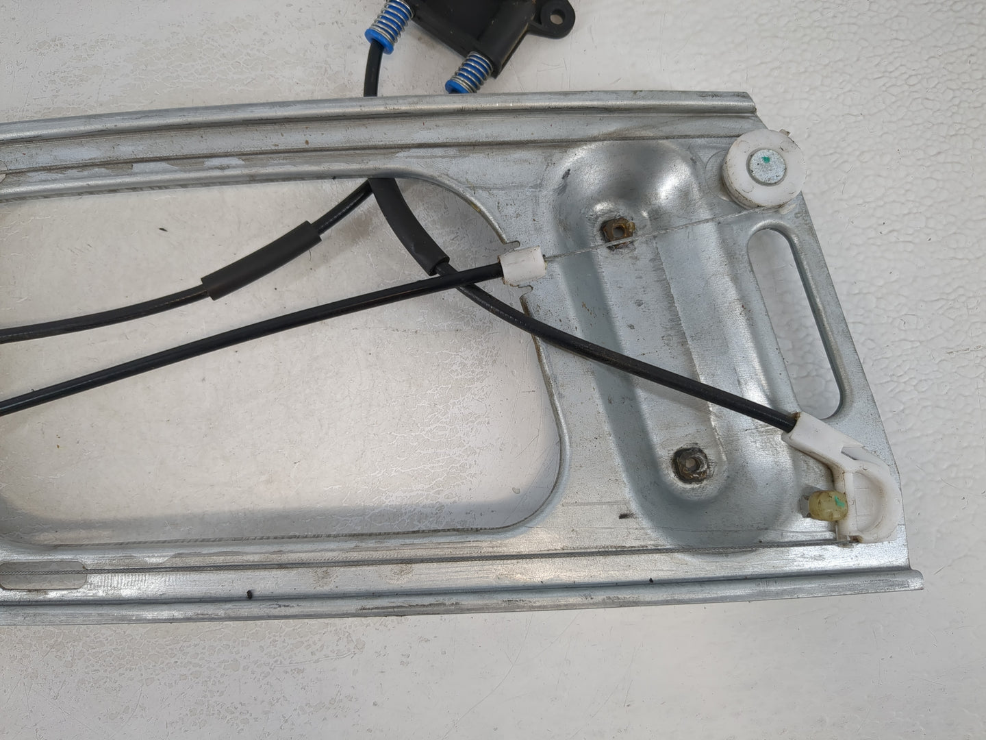 2000-2007 Chevrolet Monte Carlo Window Regulator Passenger Front - Oemusedautoparts1.com