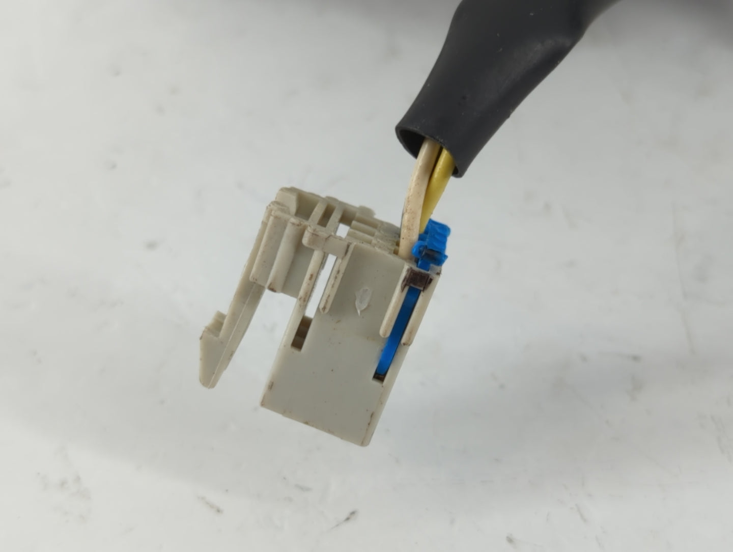 2000 Chevrolet Monte Carlo Passenger Right Side View Manual Door Mirror - Oemusedautoparts1.com