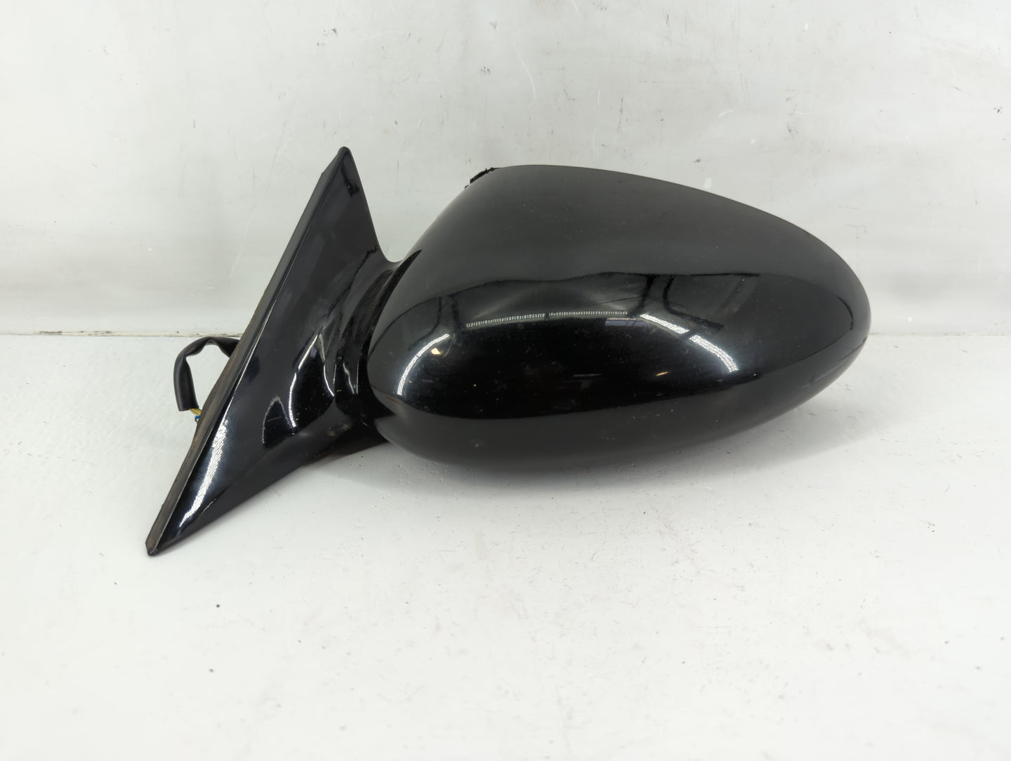 2000-2004 Chevrolet Monte Carlo Driver Left Side View Manual Door Mirror - Oemusedautoparts1.com