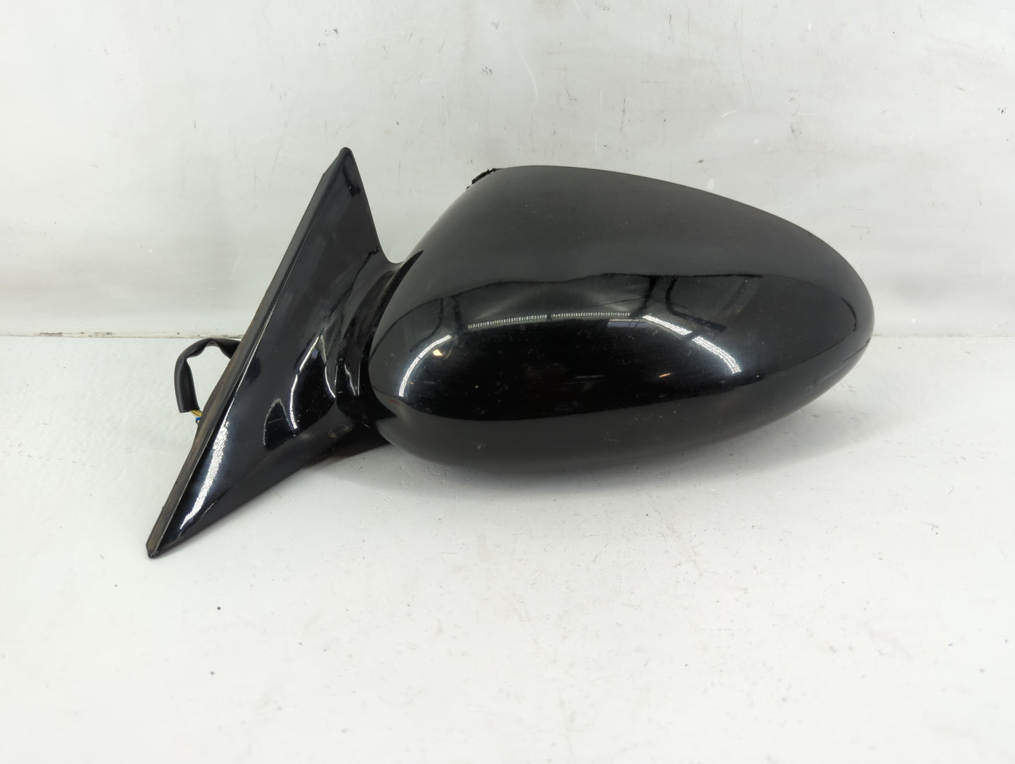 2000-2004 Chevrolet Monte Carlo Driver Left Side View Manual Door Mirror - Oemusedautoparts1.com