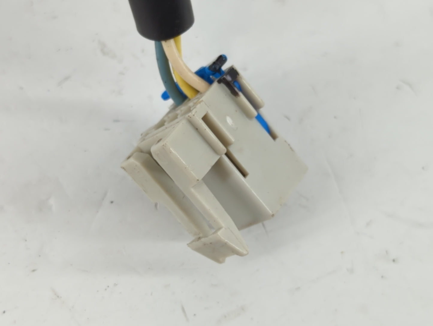 2000-2004 Chevrolet Monte Carlo Driver Left Side View Manual Door Mirror - Oemusedautoparts1.com