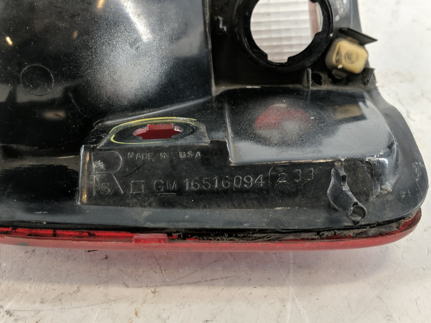 2003 Chevrolet S10 Tail Light Assembly Passenger Right OEM P/N:16516094 Fits OEM Used Auto Parts - Oemusedautoparts1.com