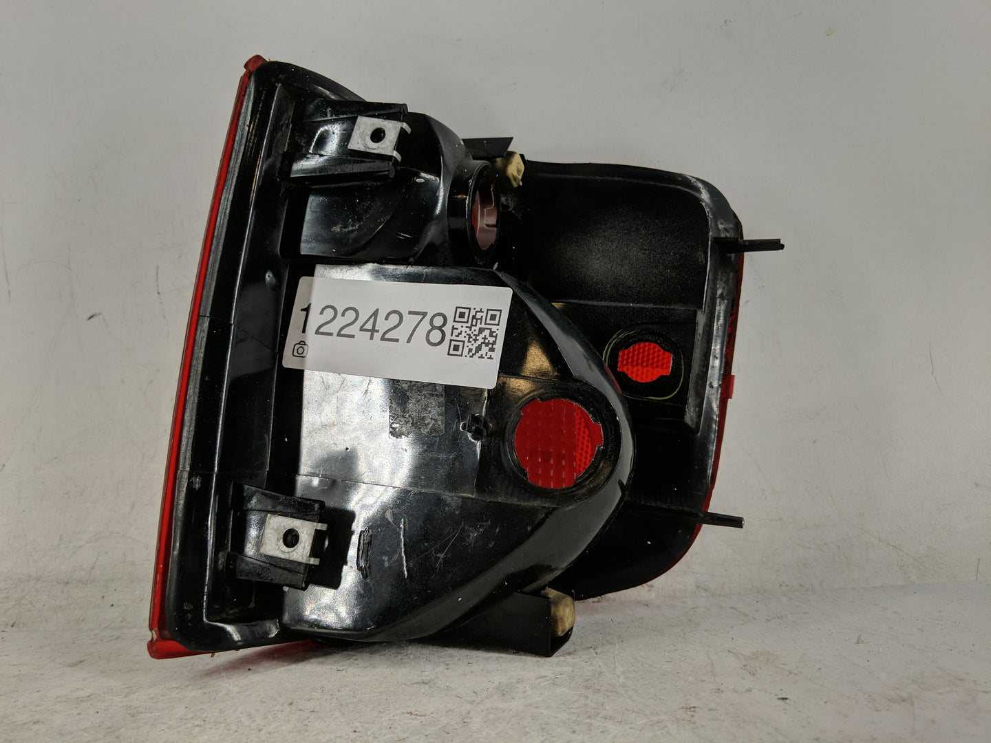 2003 Chevrolet S10 Tail Light Assembly Passenger Right OEM P/N:16516094 Fits OEM Used Auto Parts - Oemusedautoparts1.com