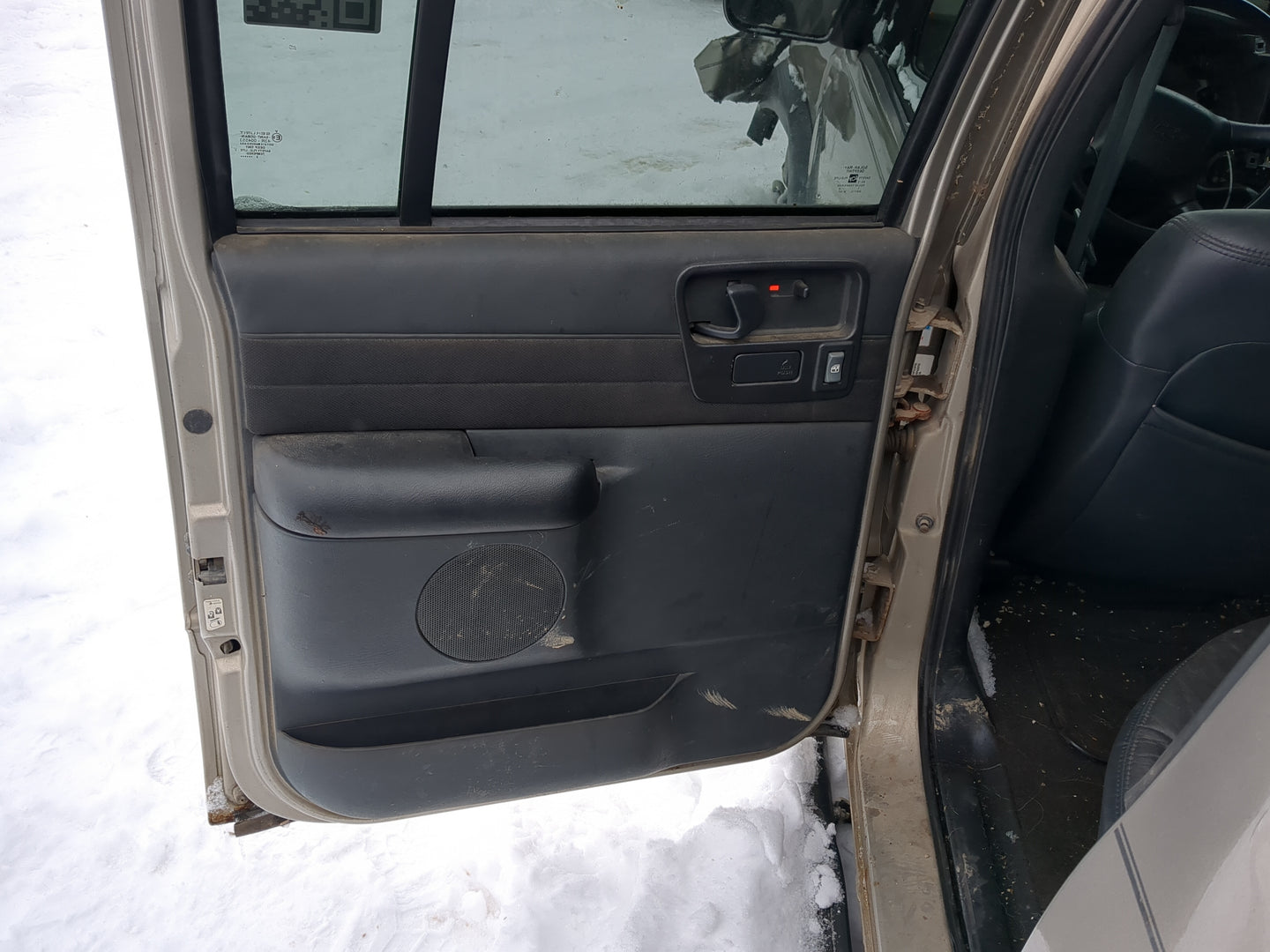 Chevrolet S10 Driver Rear Door Oem - Oemusedautoparts1.com