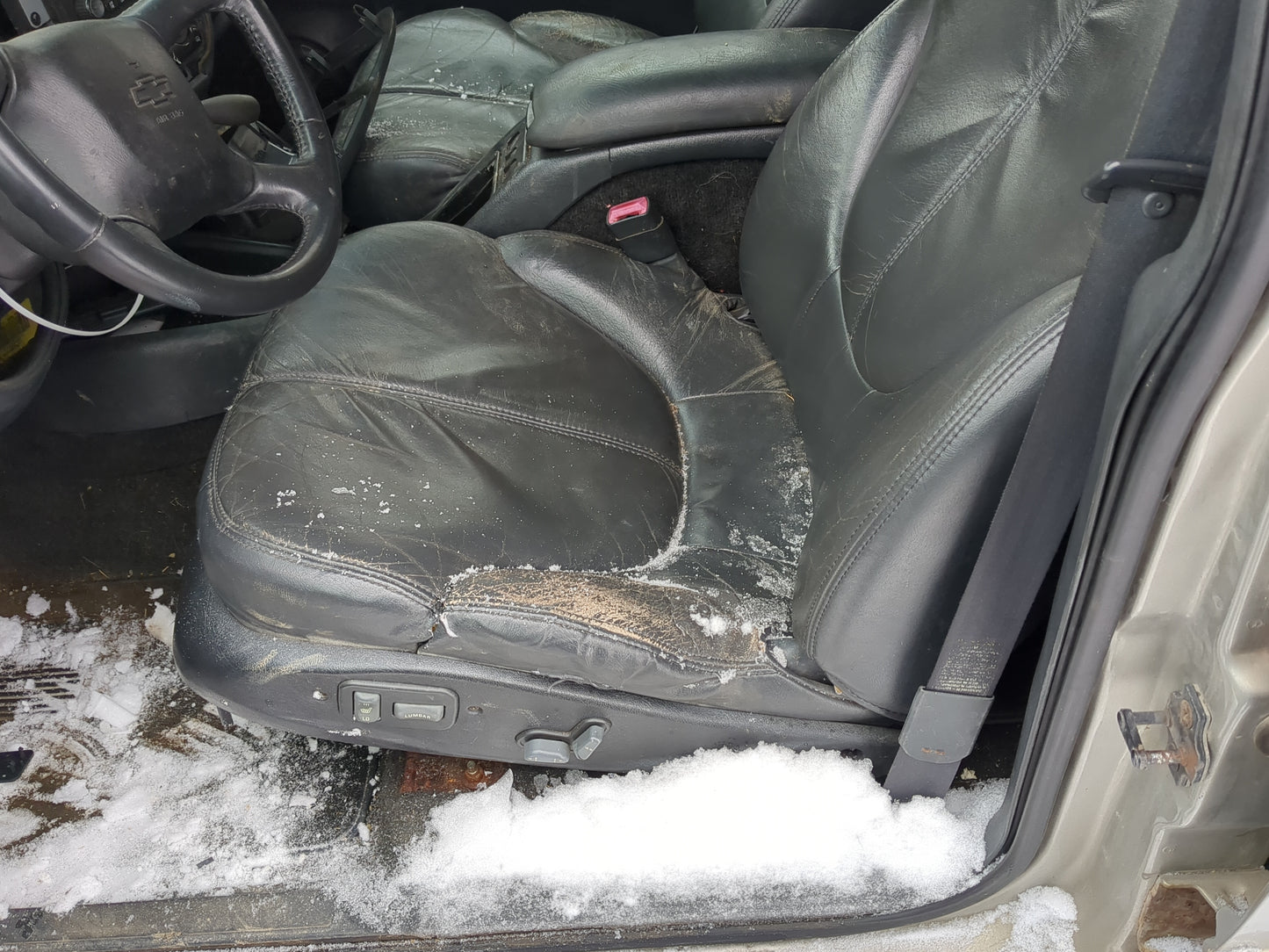 2003 Chevrolet S10 Driver Front Seat Oem - Oemusedautoparts1.com