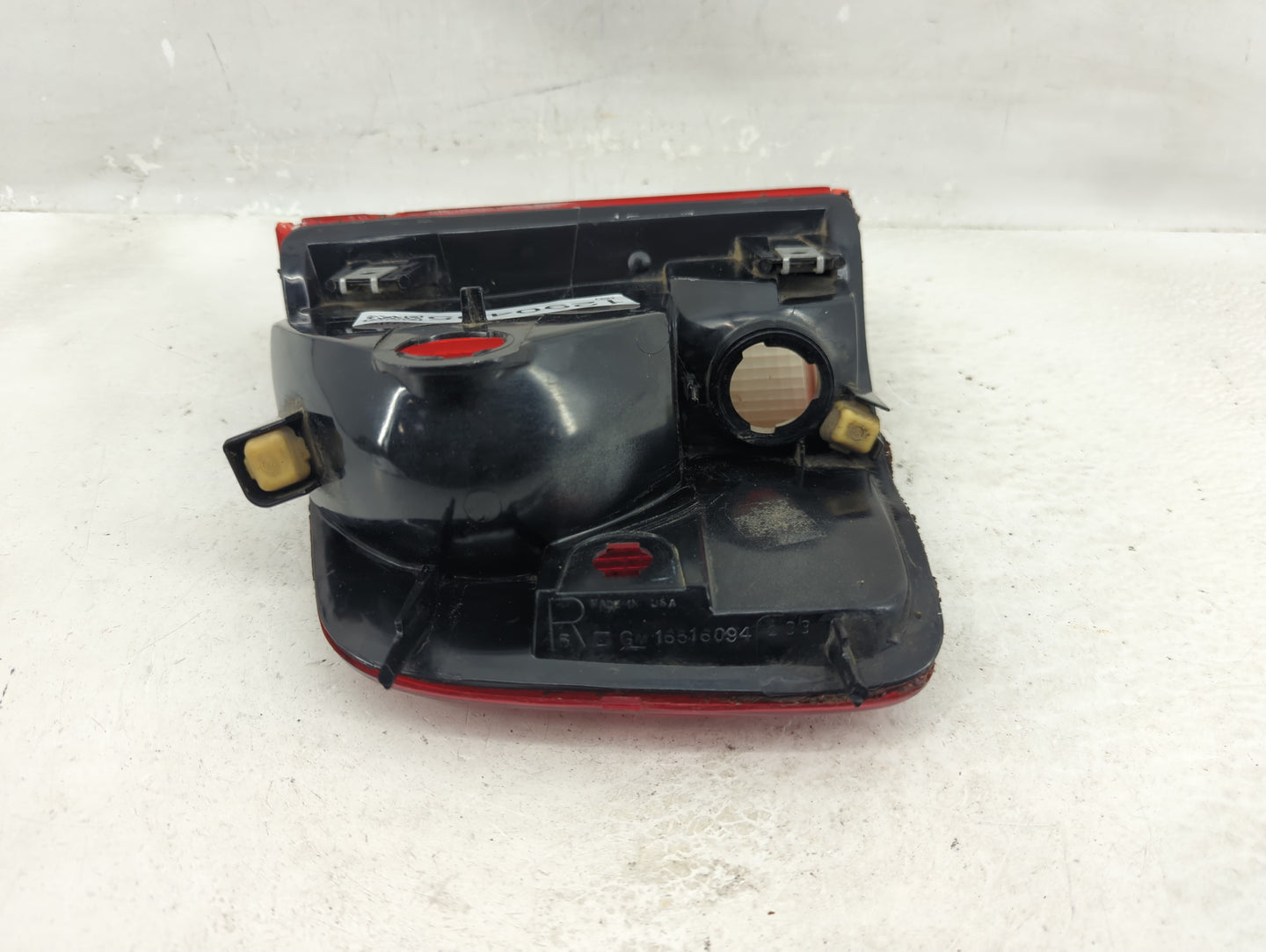 2003 Chevrolet S10 Tail Light Assembly Passenger Right OEM P/N:16516094 Fits OEM Used Auto Parts - Oemusedautoparts1.com