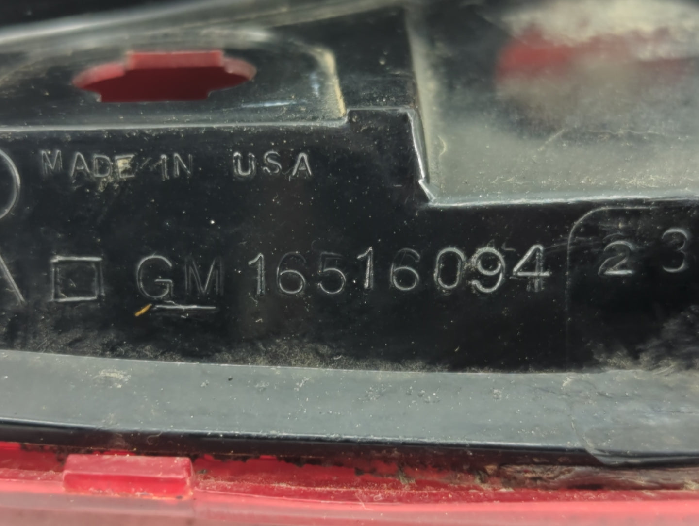 2003 Chevrolet S10 Tail Light Assembly Passenger Right OEM P/N:16516094 Fits OEM Used Auto Parts - Oemusedautoparts1.com