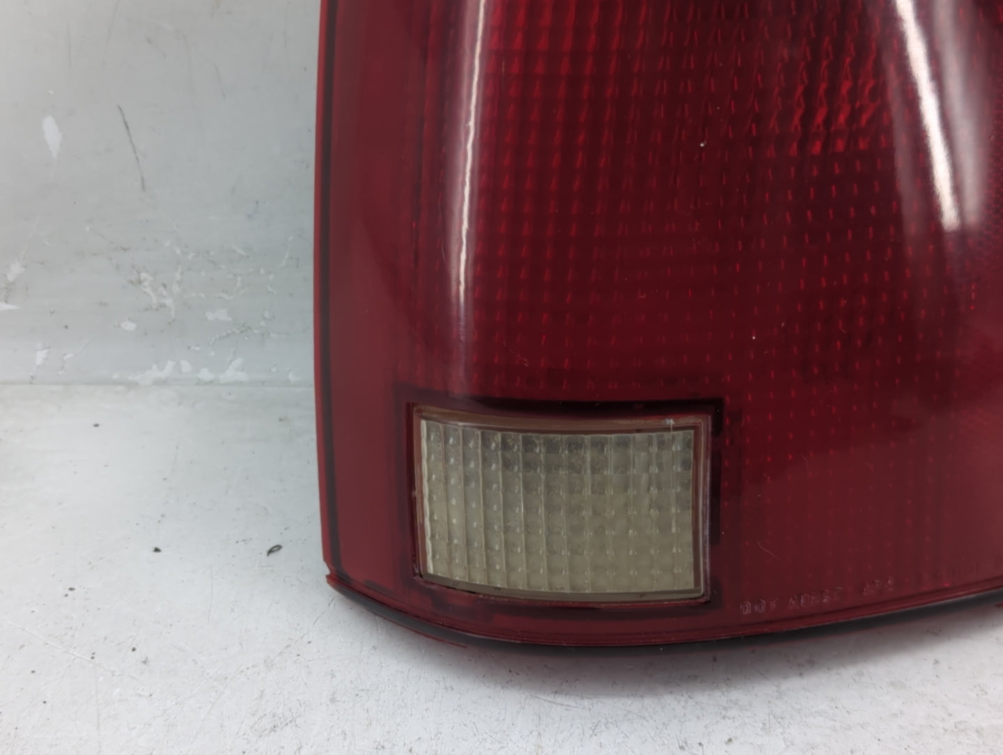 2003 Chevrolet S10 Tail Light Assembly Passenger Right OEM P/N:16516094 Fits OEM Used Auto Parts - Oemusedautoparts1.com