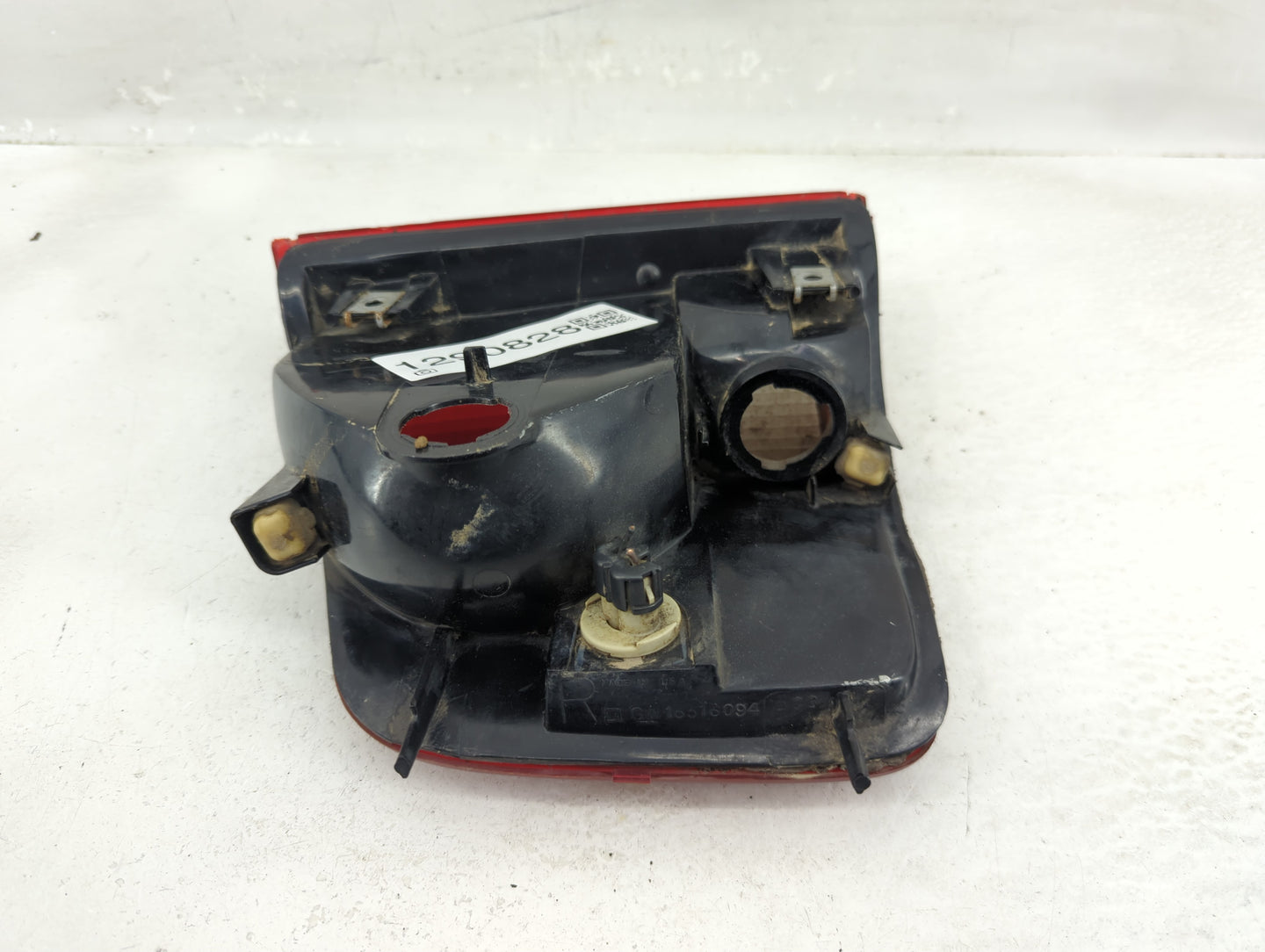 2003 Chevrolet S10 Tail Light Assembly Passenger Right OEM P/N:16516094 Fits OEM Used Auto Parts - Oemusedautoparts1.com