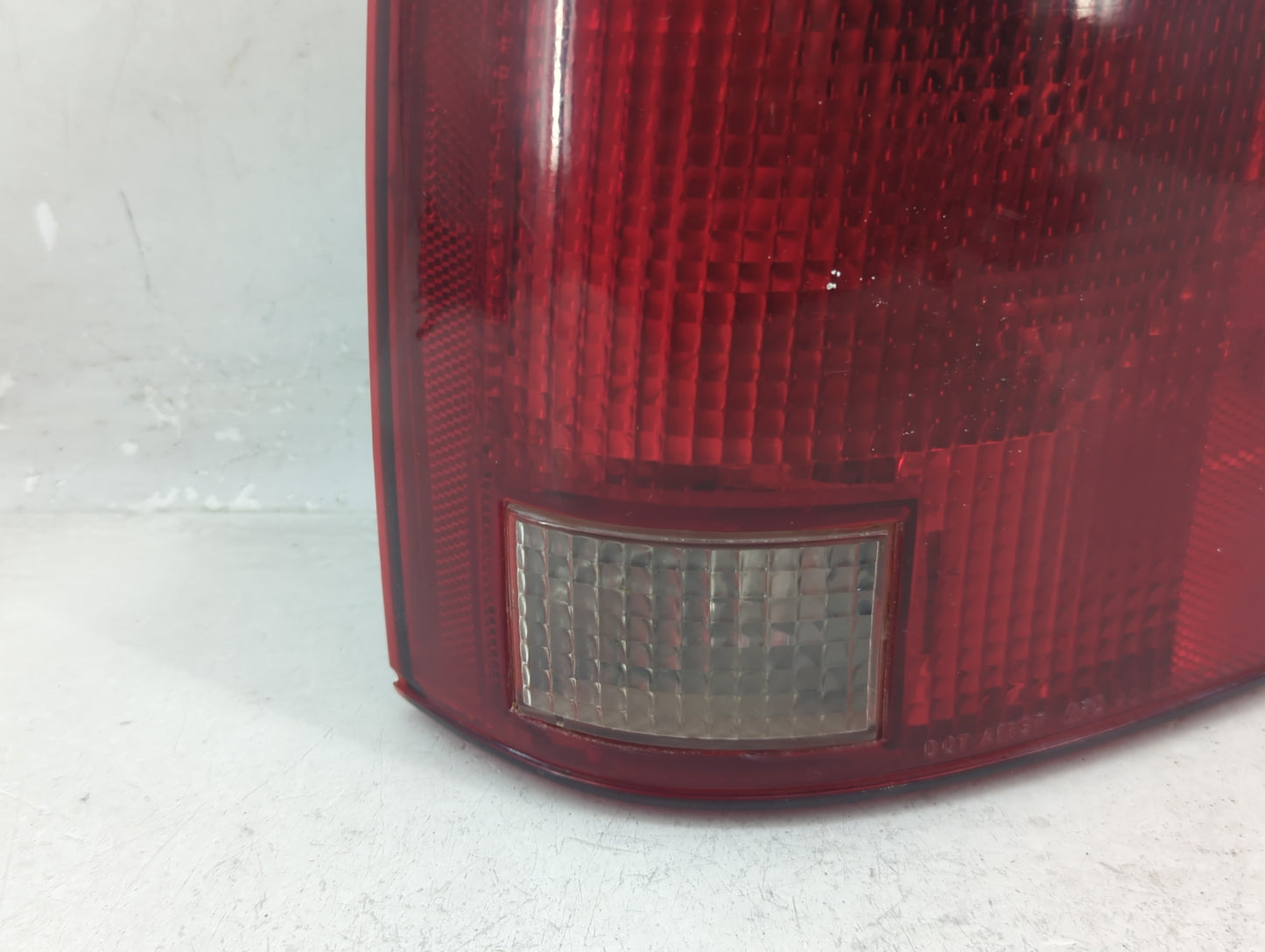 2003 Chevrolet S10 Tail Light Assembly Passenger Right OEM P/N:16516094 Fits OEM Used Auto Parts - Oemusedautoparts1.com