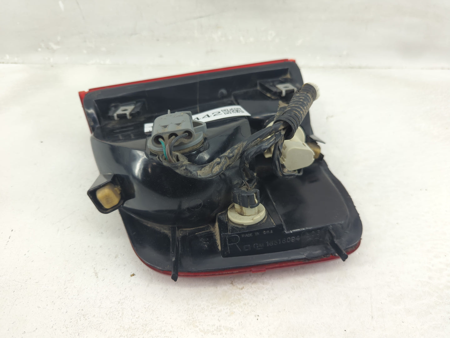 2003 Chevrolet S10 Tail Light Assembly Passenger Right OEM P/N:16516094 Fits OEM Used Auto Parts - Oemusedautoparts1.com