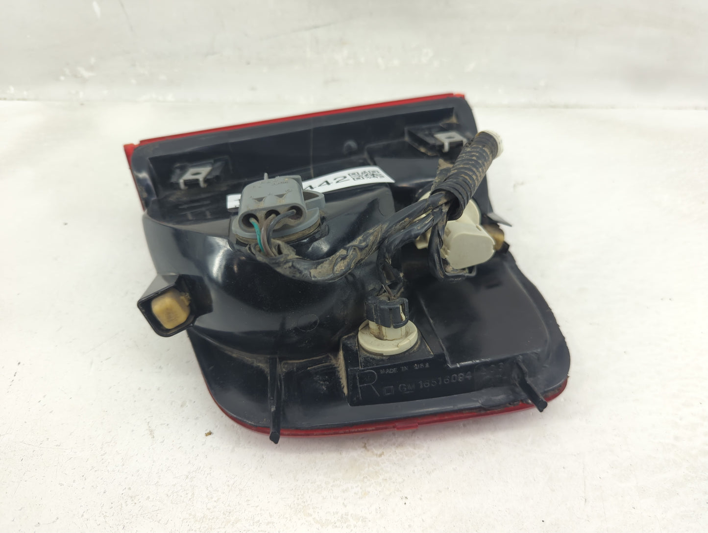 2003 Chevrolet S10 Tail Light Assembly Passenger Right OEM P/N:16516094 Fits OEM Used Auto Parts - Oemusedautoparts1.com