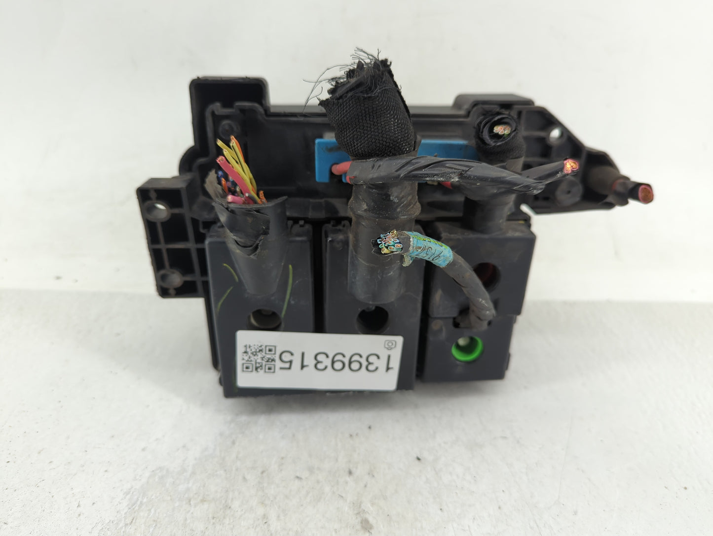 2000-2004 Chevrolet S10 Fusebox Fuse Box Panel Relay Module P/N:15328237 Fits Fits 2000 2001 2002 2003 2004 2005 OEM Used Au