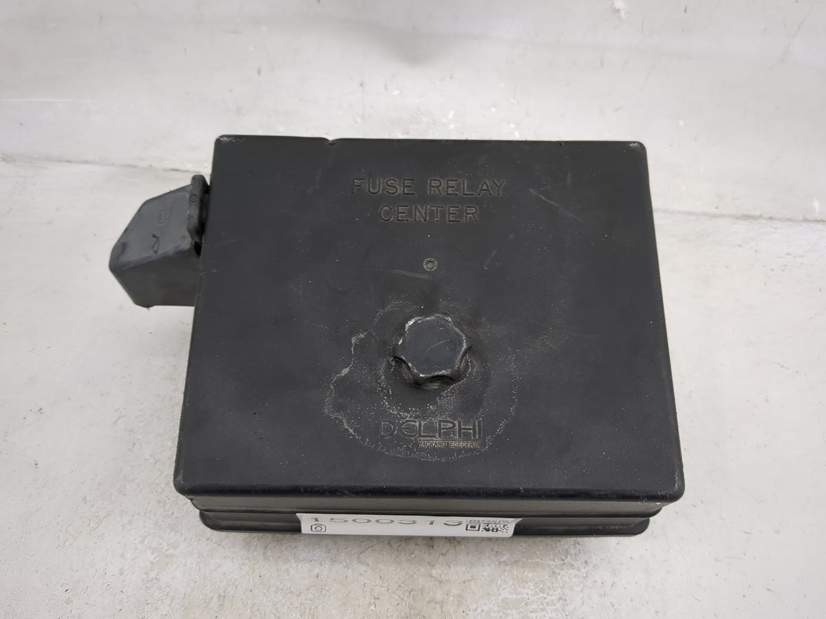 2000-2004 Chevrolet S10 Fusebox Fuse Box Panel Relay Module Fits Fits 2000 2001 2002 2003 2004 2005 OEM Used Auto Parts - Oe