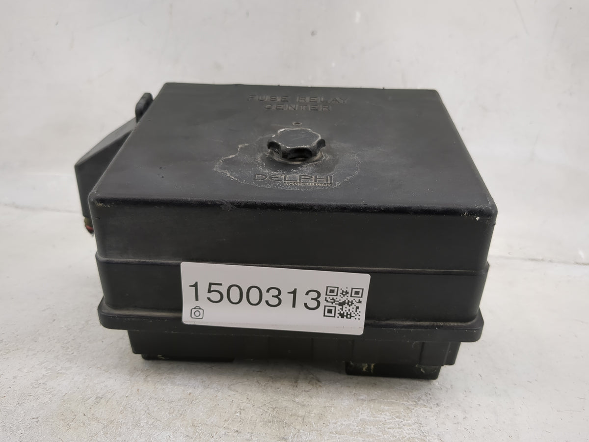 2000-2004 Chevrolet S10 Fusebox Fuse Box Panel Relay Module Fits Fits 2000 2001 2002 2003 2004 2005 OEM Used Auto Parts - Oe