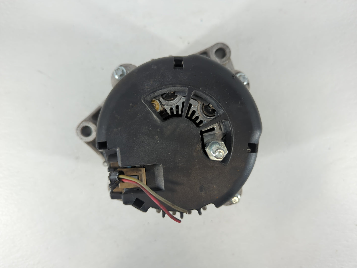 2001-2004 Chevrolet S10 Alternator Replacement Generator Charging Assembly Engine OEM P/N:8283605 Fits OEM Used Auto Parts -