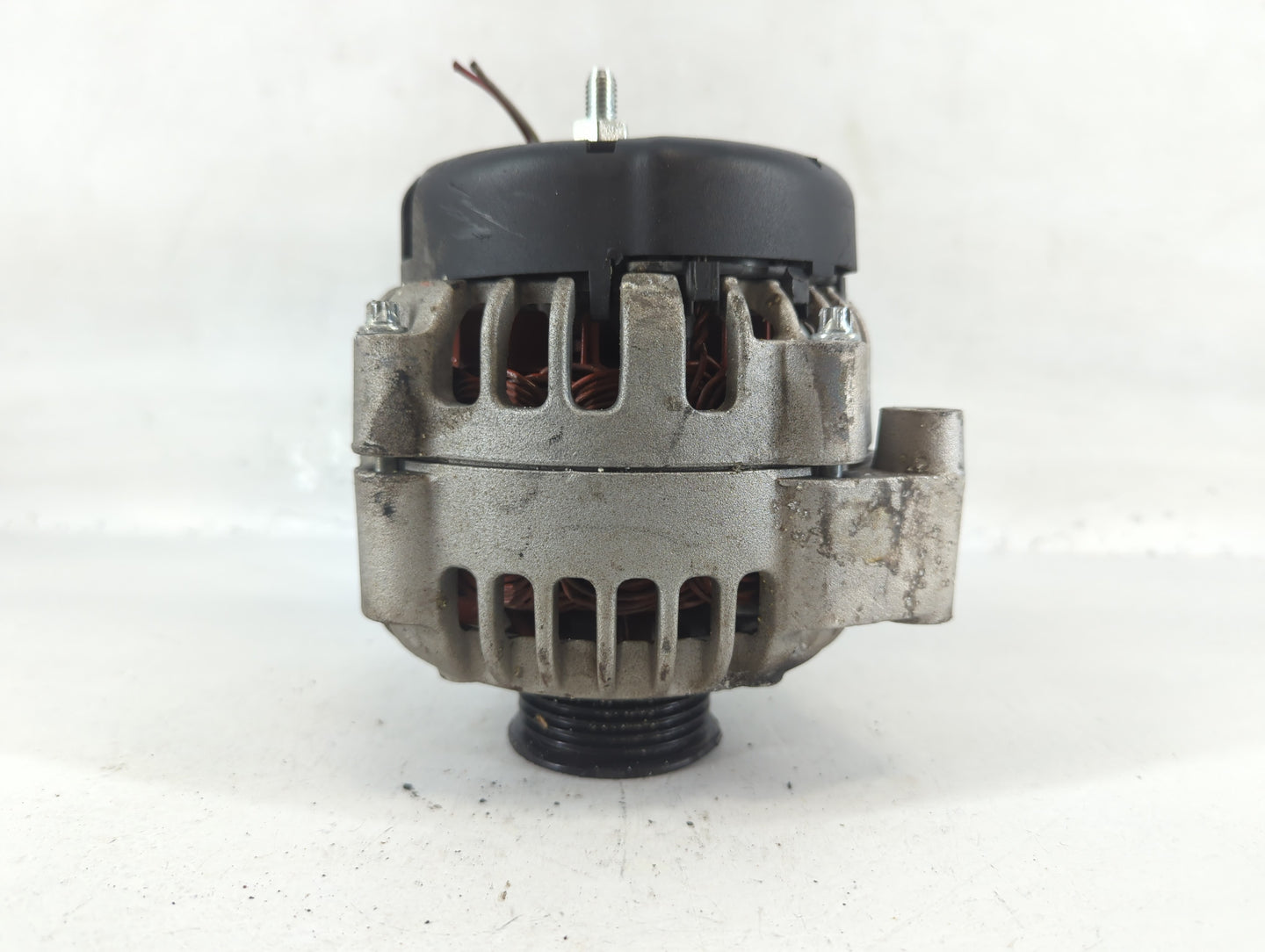 2001-2004 Chevrolet S10 Alternator Replacement Generator Charging Assembly Engine OEM P/N:8283605 Fits OEM Used Auto Parts -