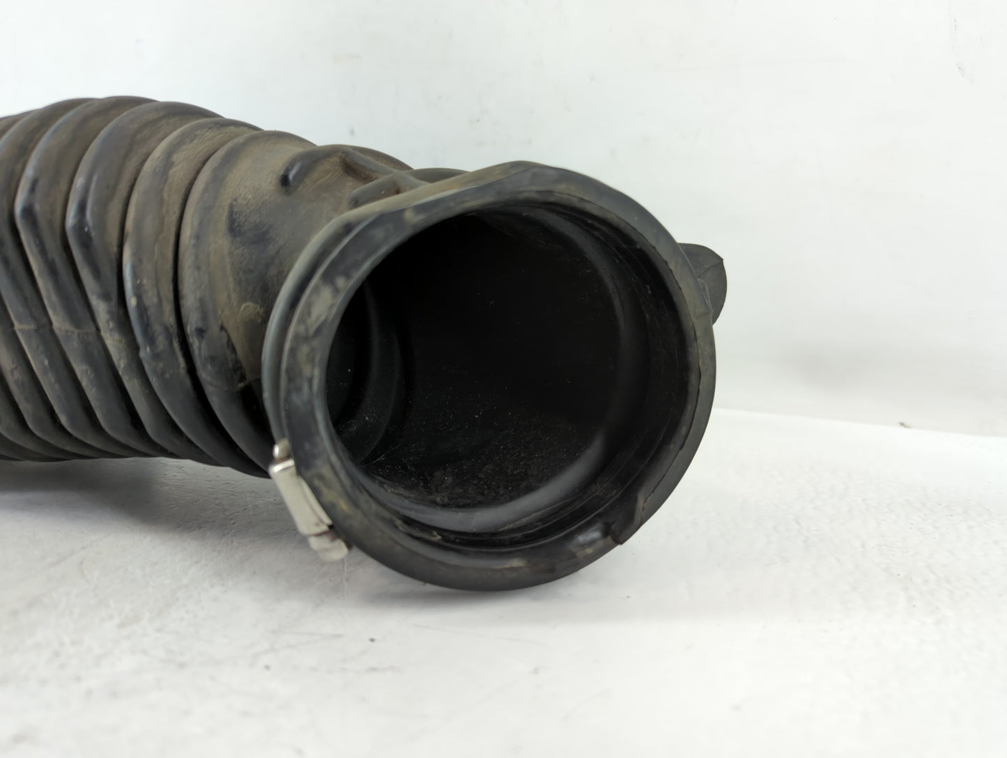 2003 Chevrolet S10 Air Cleaner Intake Duct Hose Tube - Oemusedautoparts1.com