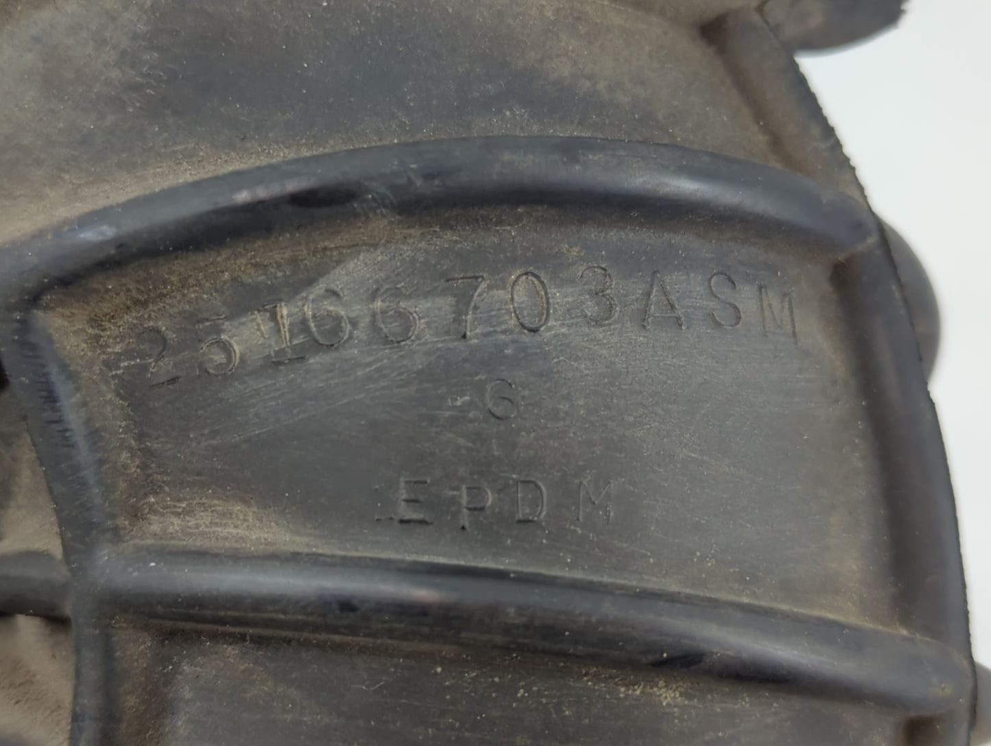 2003 Chevrolet S10 Air Cleaner Intake Duct Hose Tube - Oemusedautoparts1.com
