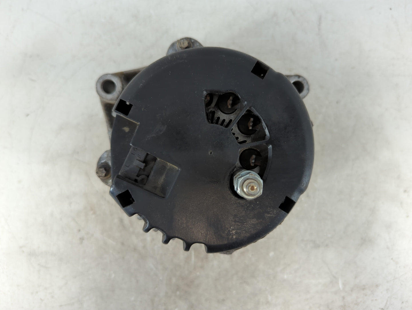 2001-2004 Chevrolet S10 Alternator Replacement Generator Charging Assembly Engine OEM P/N:040210 Fits OEM Used Auto Parts - 