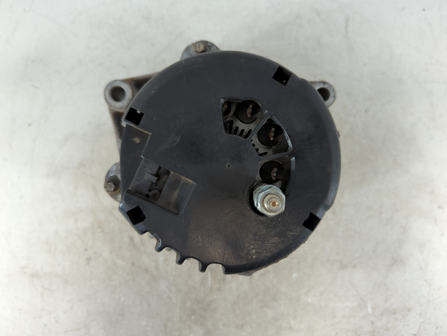 2001-2004 Chevrolet S10 Alternator Replacement Generator Charging Assembly Engine OEM P/N:040210 Fits OEM Used Auto Parts - 