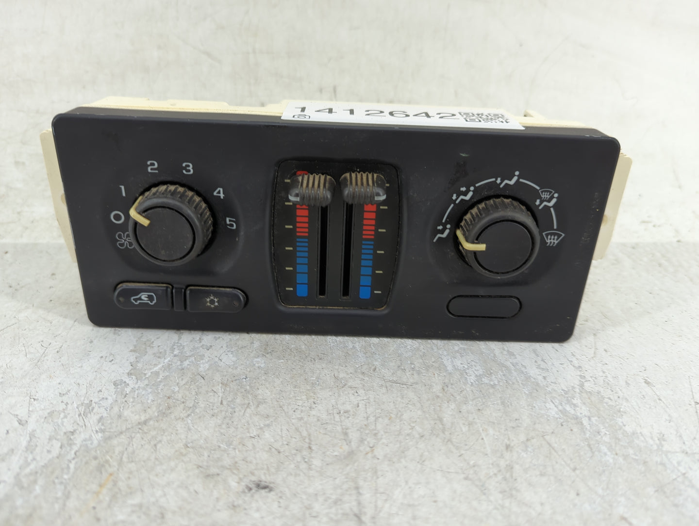 2003-2004 Chevrolet Silverado Climate Control Module Temperature AC/Heater Replacement P/N:15189435 Fits Fits 2003 2004 OEM 
