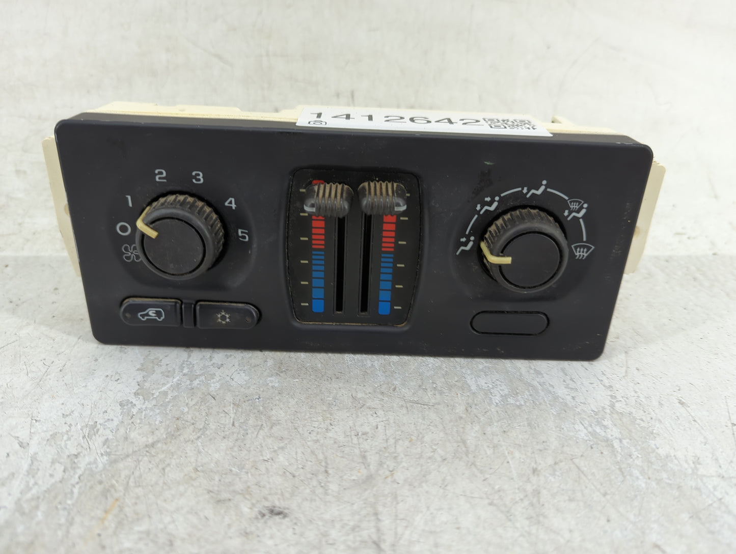 2003-2004 Chevrolet Silverado Climate Control Module Temperature AC/Heater Replacement P/N:15189435 Fits Fits 2003 2004 OEM 