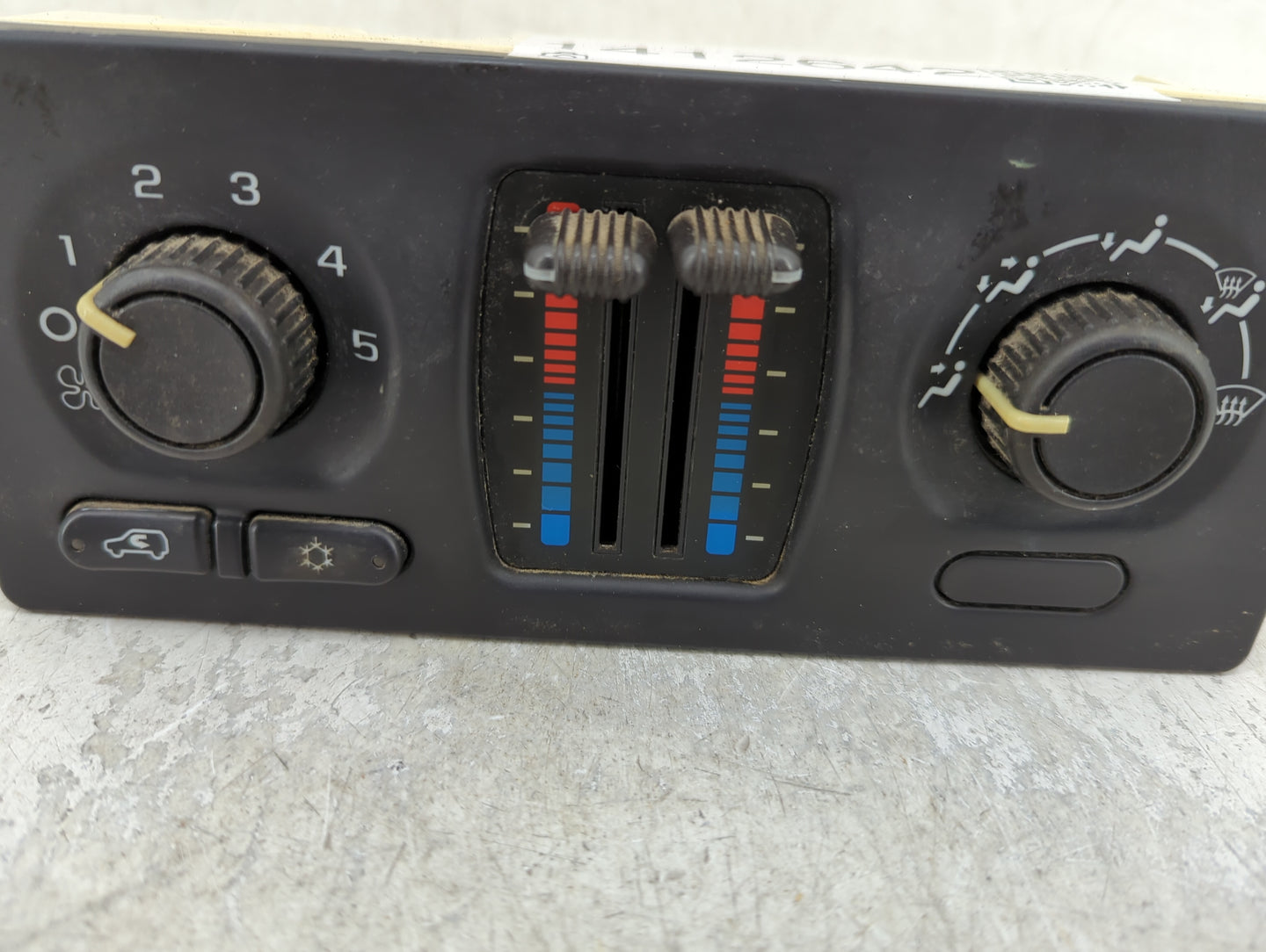 2003-2004 Chevrolet Silverado Climate Control Module Temperature AC/Heater Replacement P/N:15189435 Fits Fits 2003 2004 OEM 