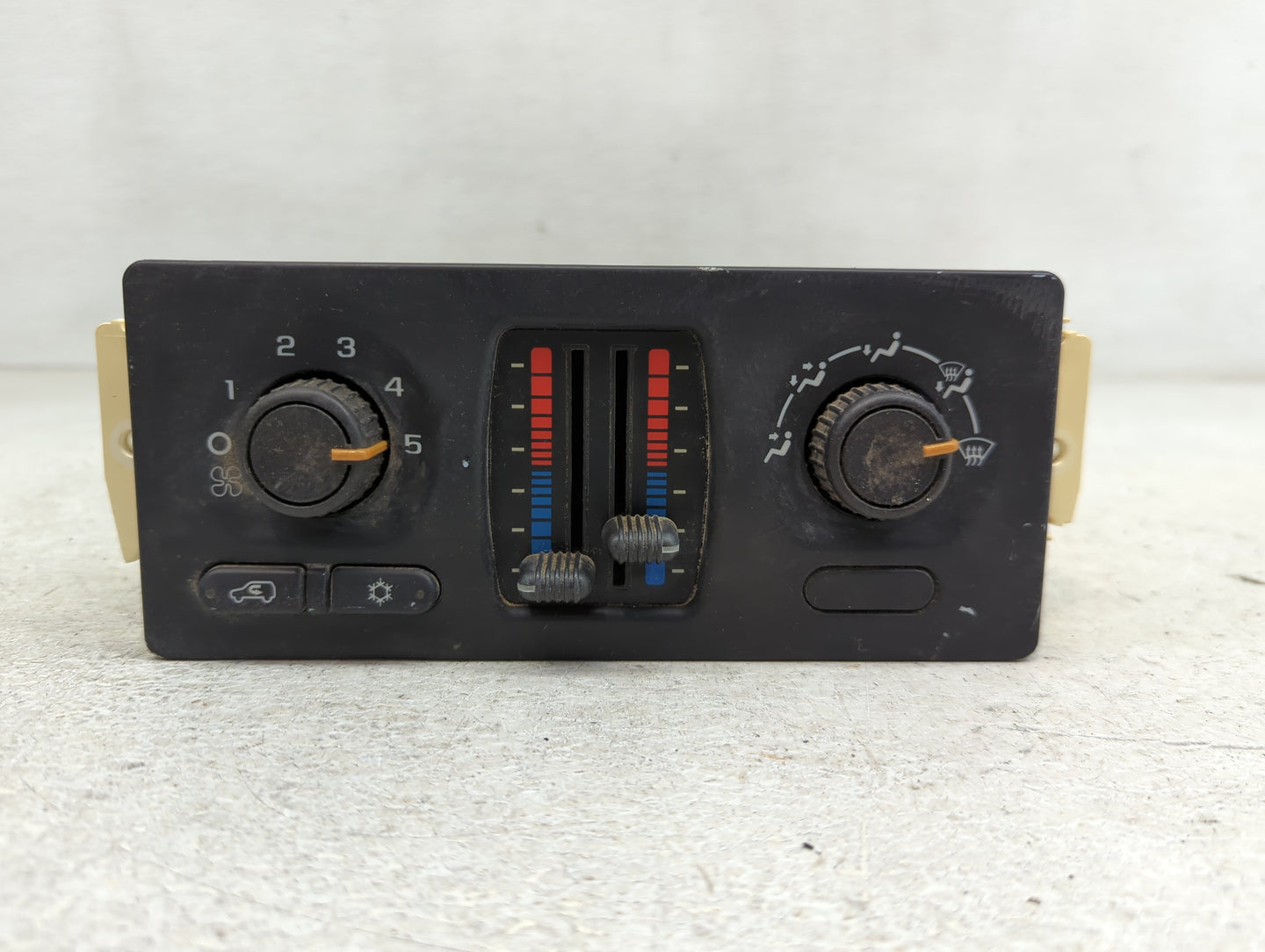 2003-2004 Chevrolet Silverado Climate Control Module Temperature AC/Heater Replacement P/N:15189435 Fits Fits 2003 2004 OEM 