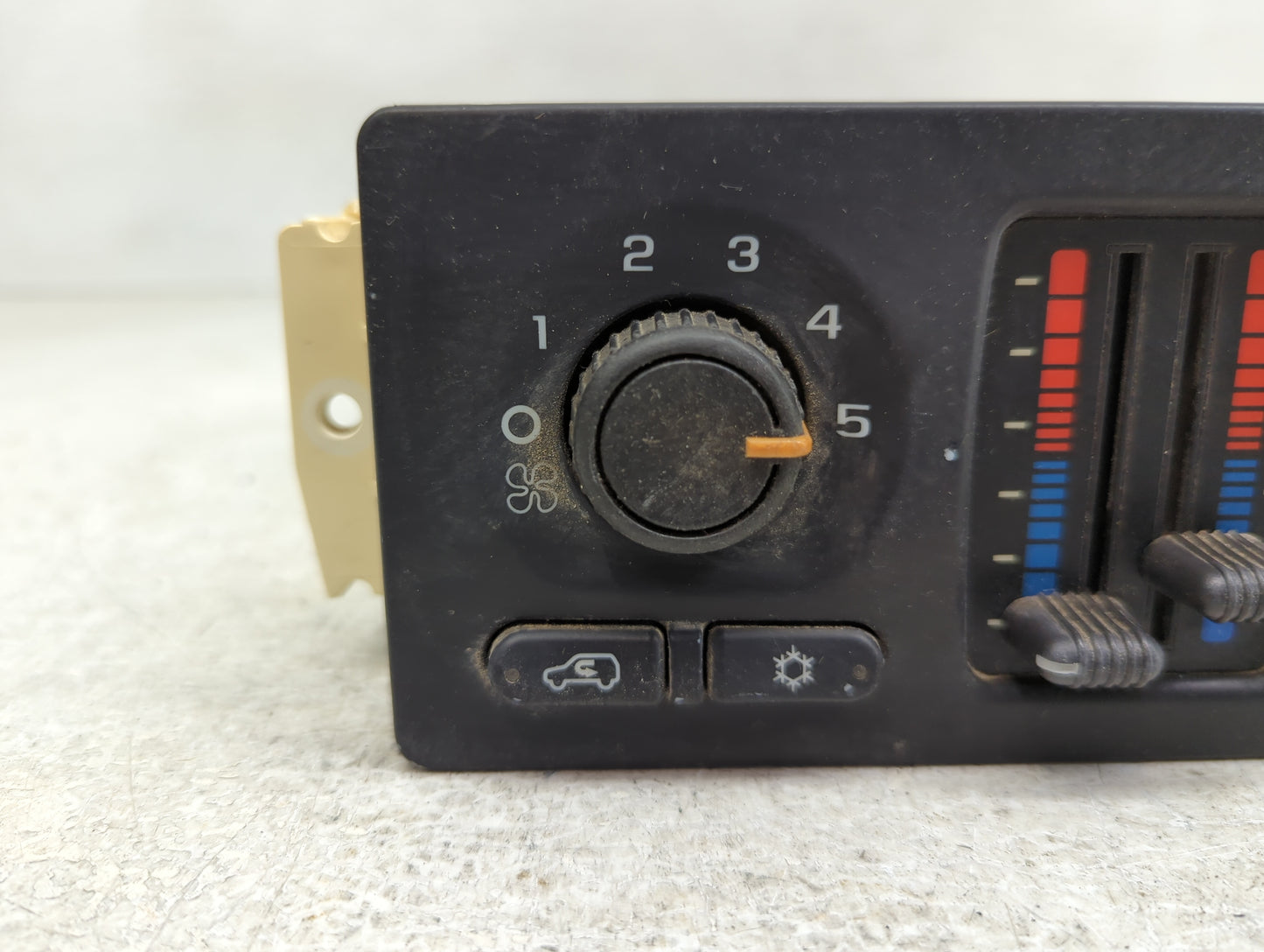 2003-2004 Chevrolet Silverado Climate Control Module Temperature AC/Heater Replacement P/N:15189435 Fits Fits 2003 2004 OEM 