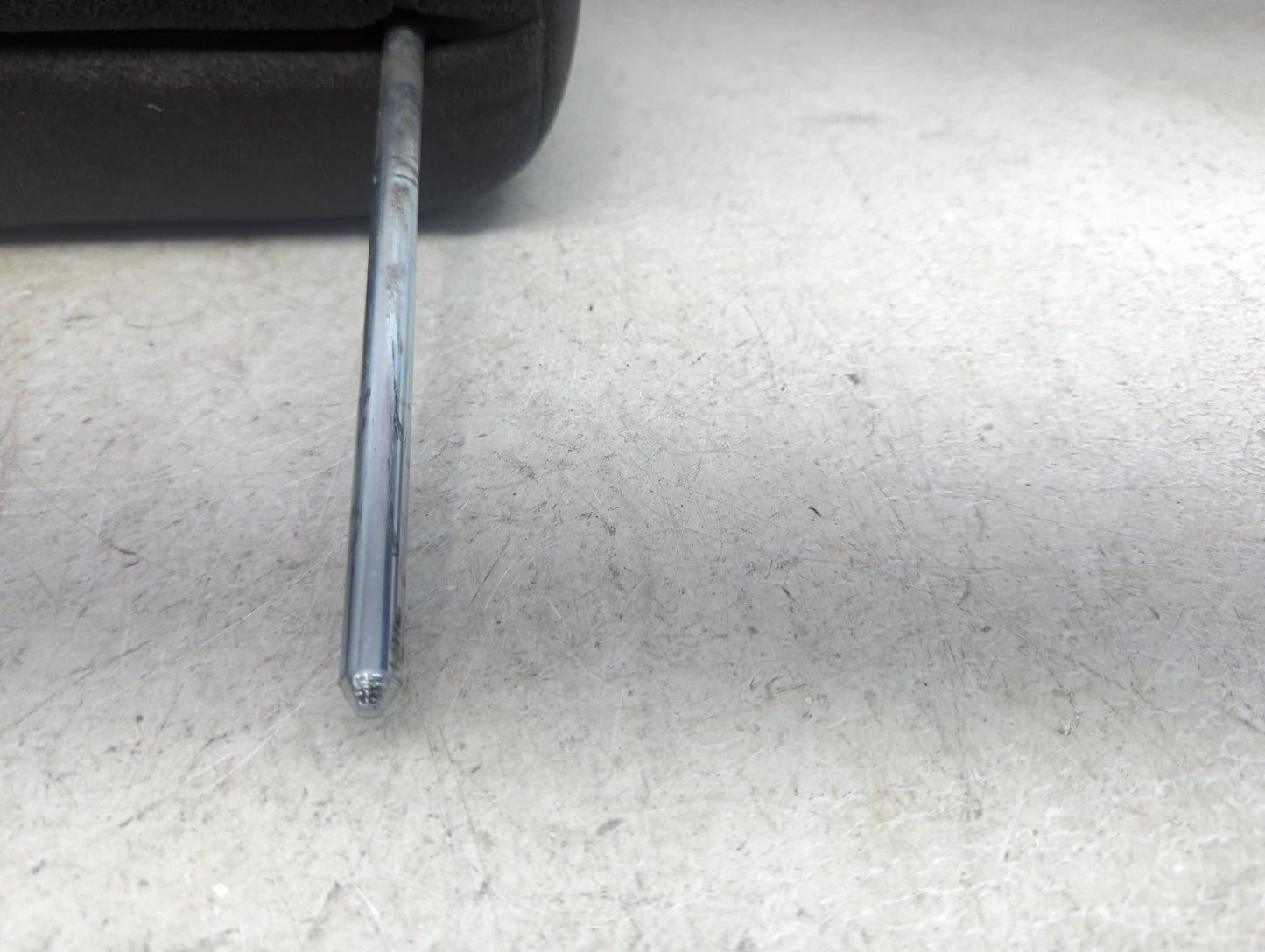 2003 Chevrolet Silverado Headrest Head Rest Front Driver Seat - Oemusedautoparts1.com