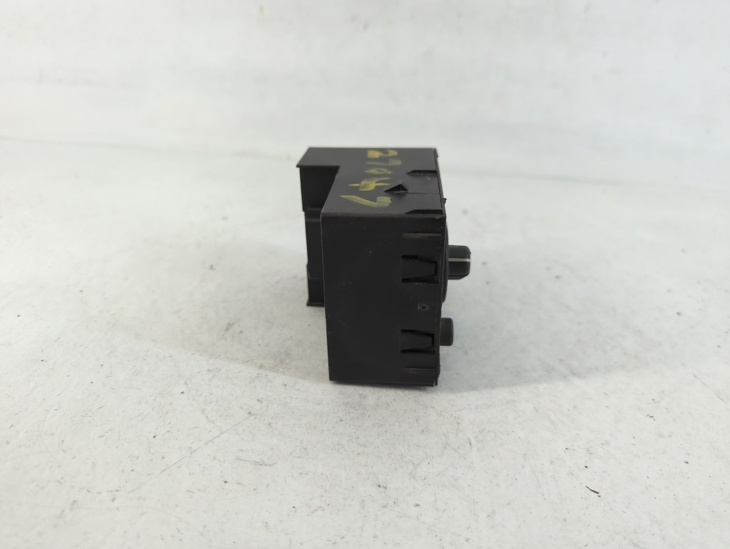 2003 Chevrolet Silverado Headlight Head Light Switch Lamp Control - Oemusedautoparts1.com