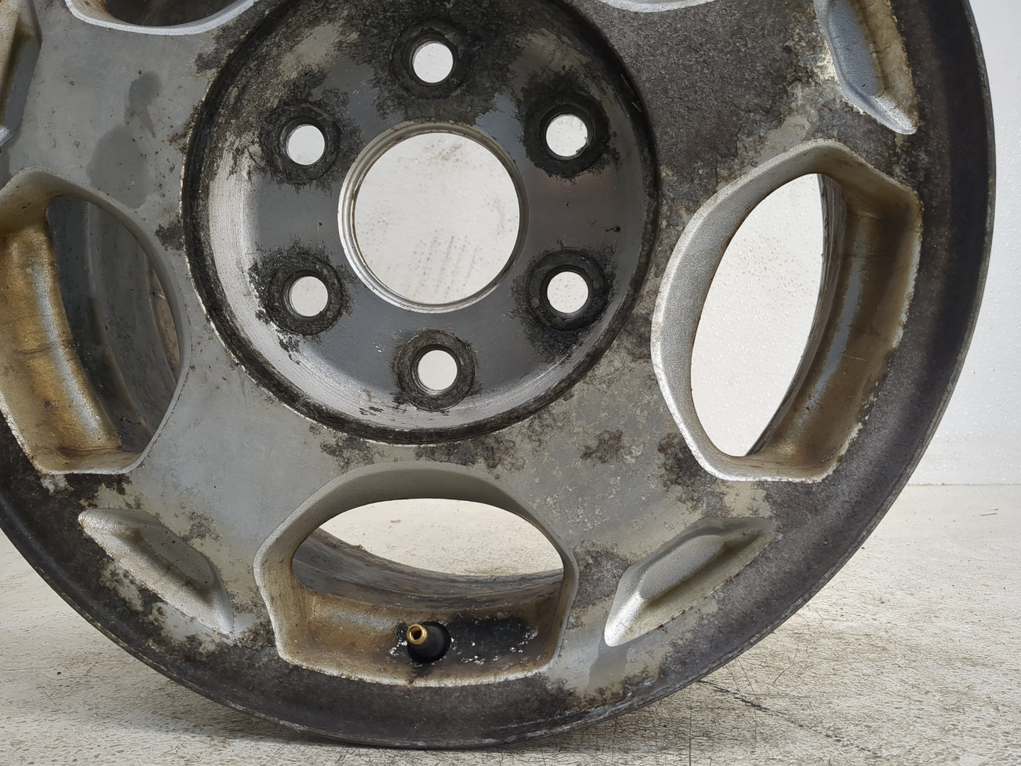 2003-2007 Chevrolet Silverado 1500 Oem Wheel Rim 1131352 - Oemusedautoparts1.com