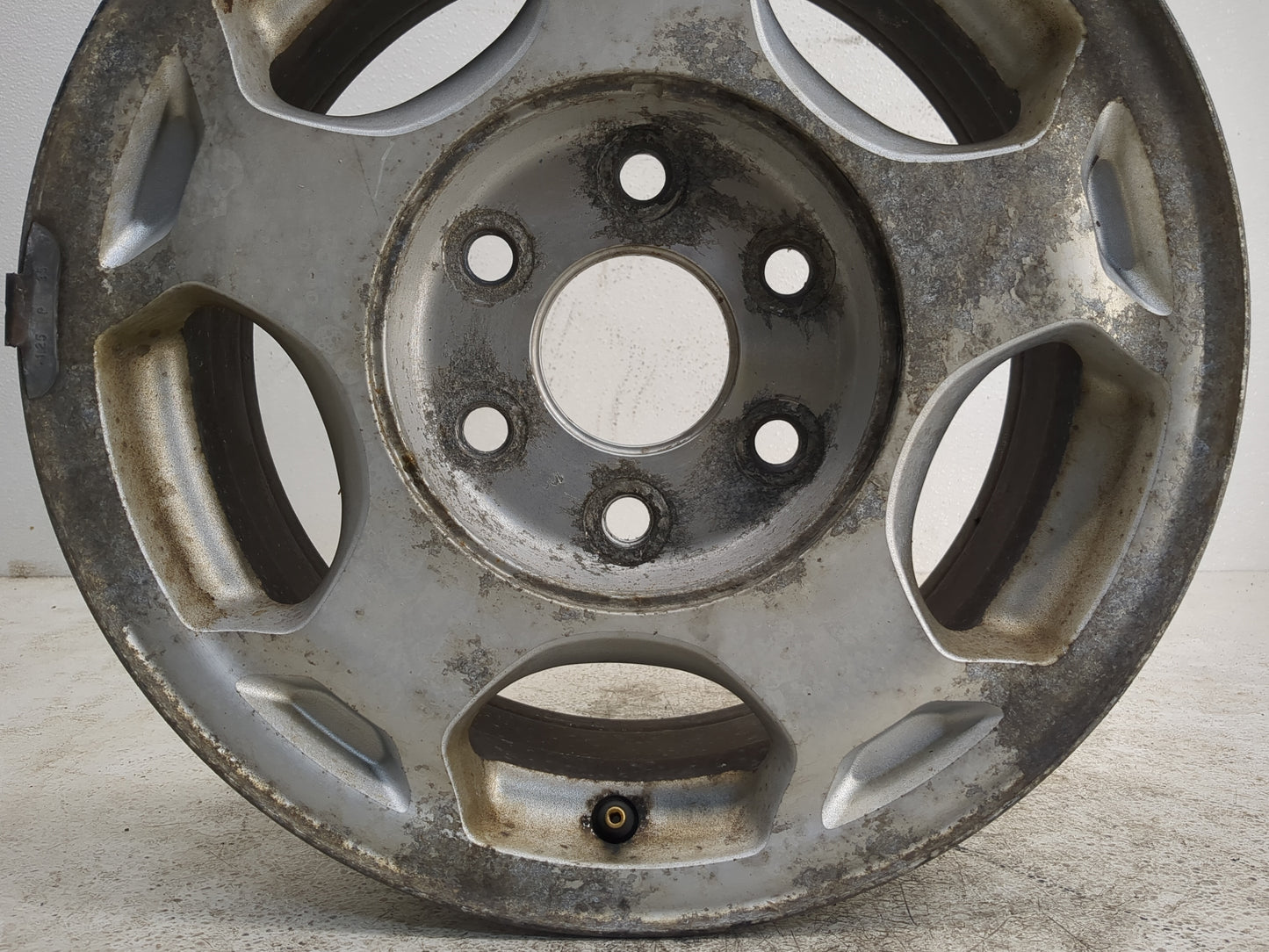 2003-2007 Chevrolet Silverado 1500 Oem Wheel Rim 1131355 - Oemusedautoparts1.com