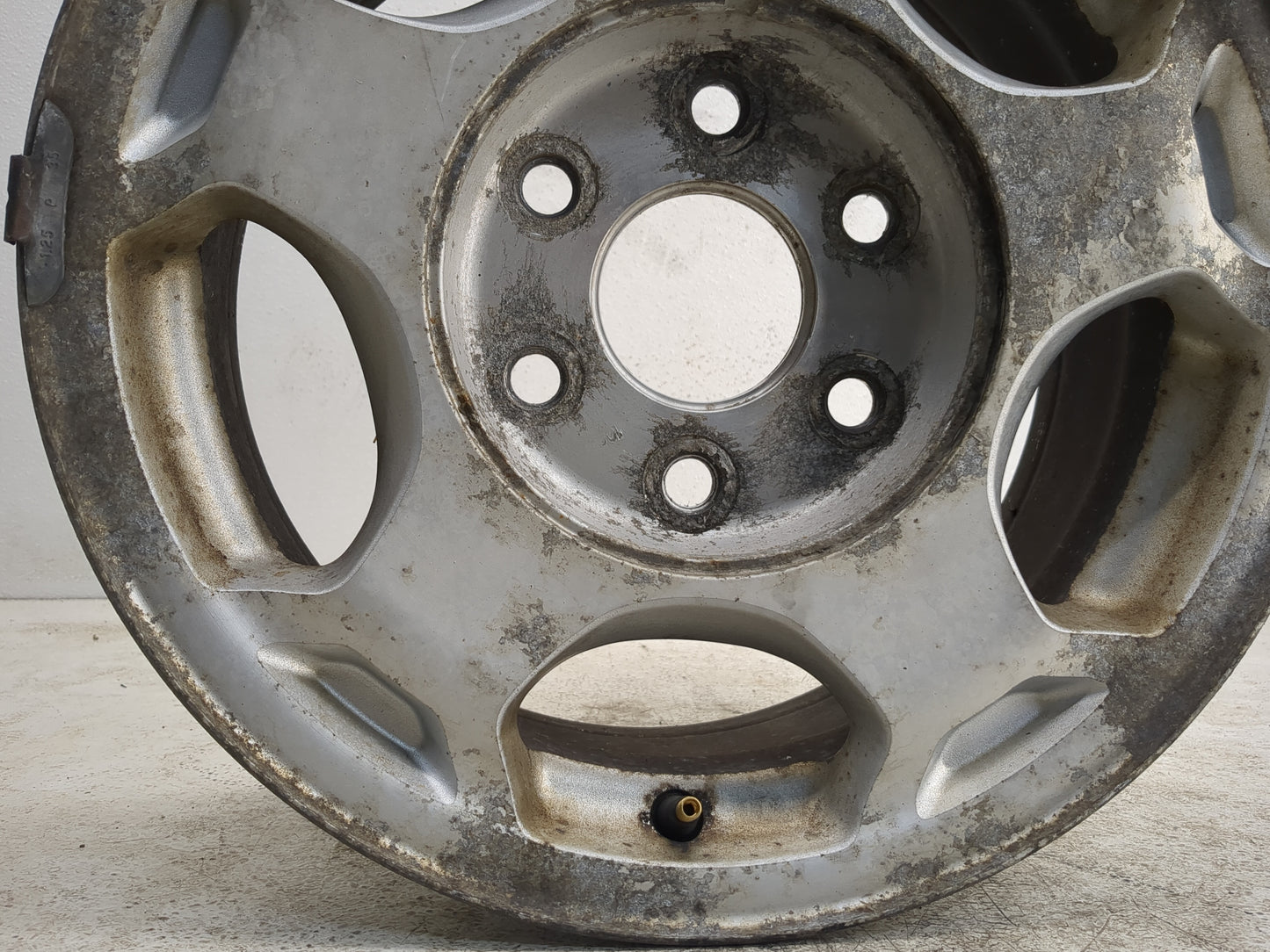 2003-2007 Chevrolet Silverado 1500 Oem Wheel Rim 1131355 - Oemusedautoparts1.com