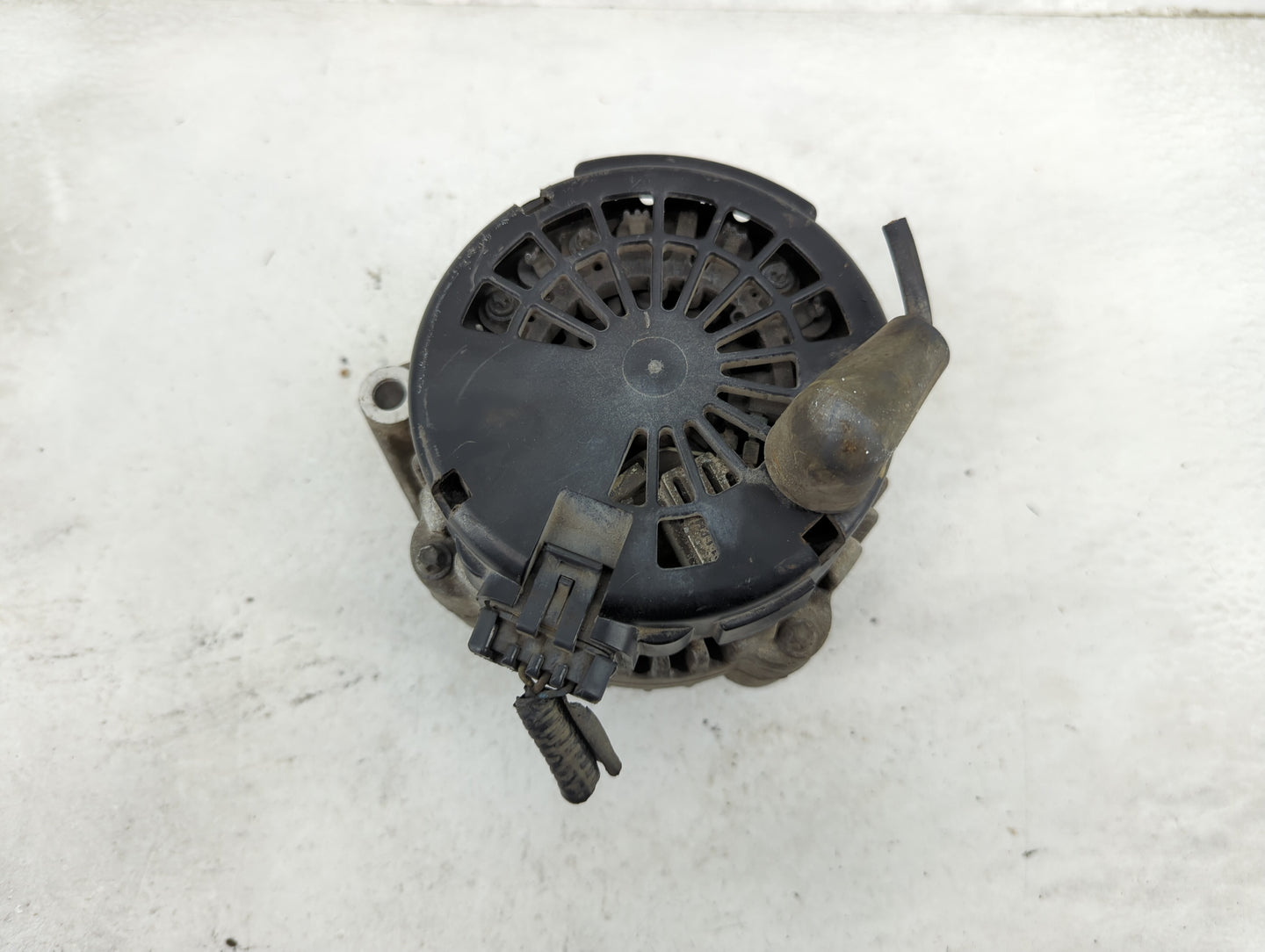 2002-2005 Chevrolet Silverado 1500 Alternator Replacement Generator Charging Assembly Engine OEM Fits Fits 2002 2003 2004 20