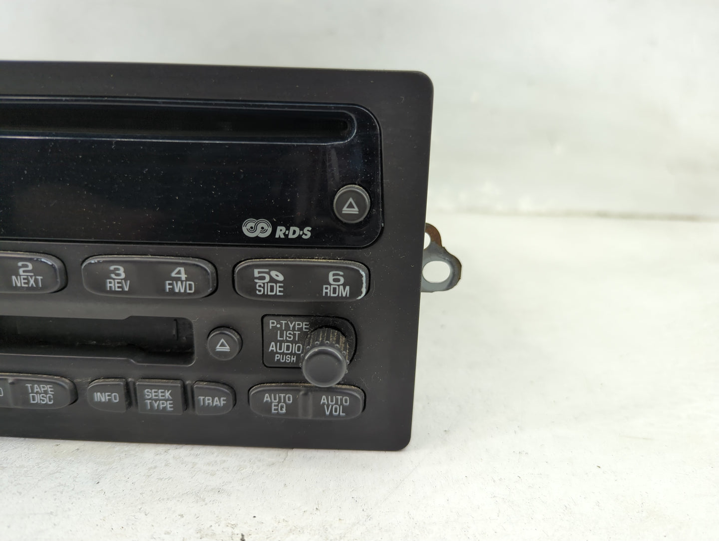 2003-2005 Chevrolet Silverado 1500 Radio AM FM Cd Player Receiver Replacement Fits Fits 2003 2004 2005 OEM Used Auto Parts -