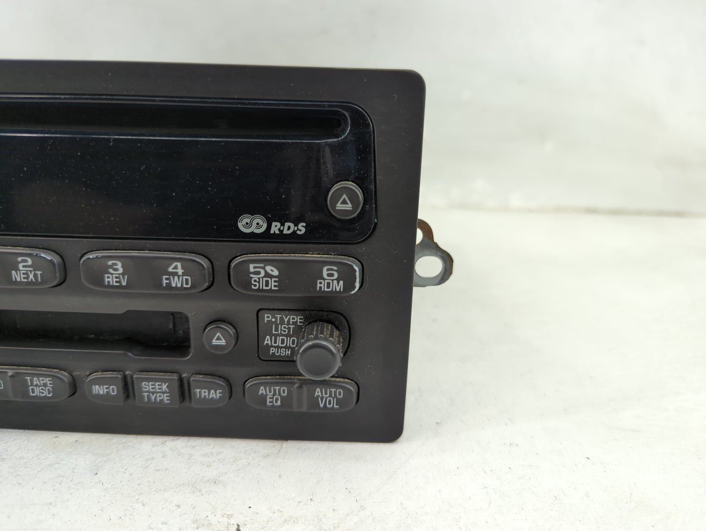 2003-2005 Chevrolet Silverado 1500 Radio AM FM Cd Player Receiver Replacement Fits Fits 2003 2004 2005 OEM Used Auto Parts -