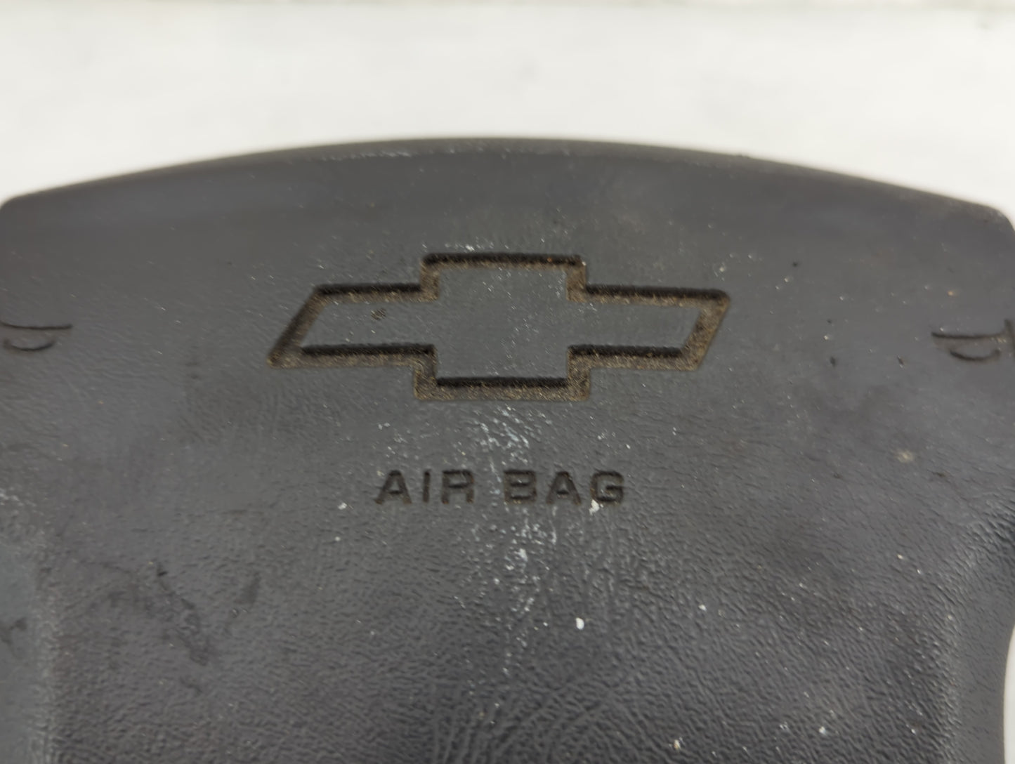 2003 Chevrolet Silverado 1500 Air Bag Driver Left Steering Wheel Mounted - Oemusedautoparts1.com
