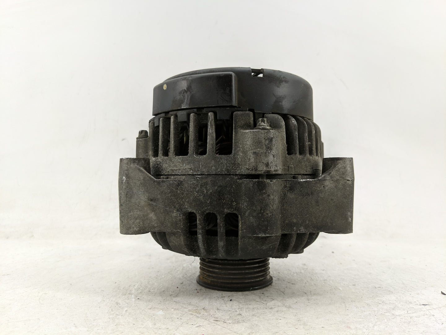 2002-2005 Chevrolet Silverado 1500 Alternator Replacement Generator Charging Assembly Engine OEM P/N:45755616 Fits OEM Used 