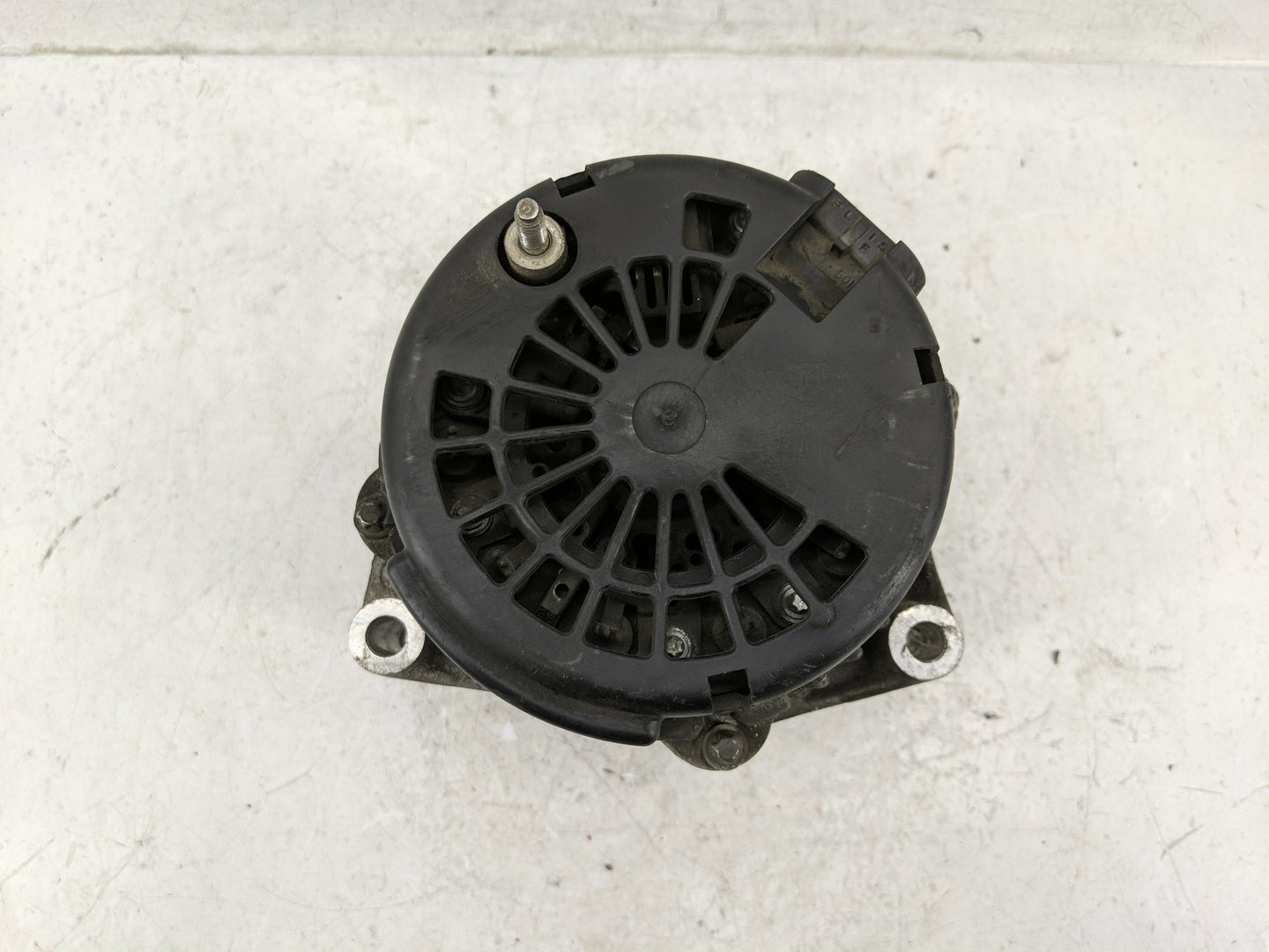 2002-2005 Chevrolet Silverado 1500 Alternator Replacement Generator Charging Assembly Engine OEM P/N:45755616 Fits OEM Used 