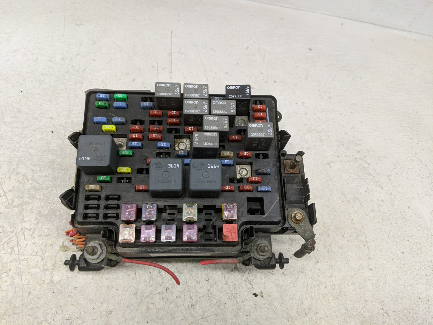 2003-2005 Chevrolet Silverado 1500 Fusebox Fuse Box Panel Relay Module P/N:15177117-01 Fits Fits 2003 2004 2005 2006 OEM Use