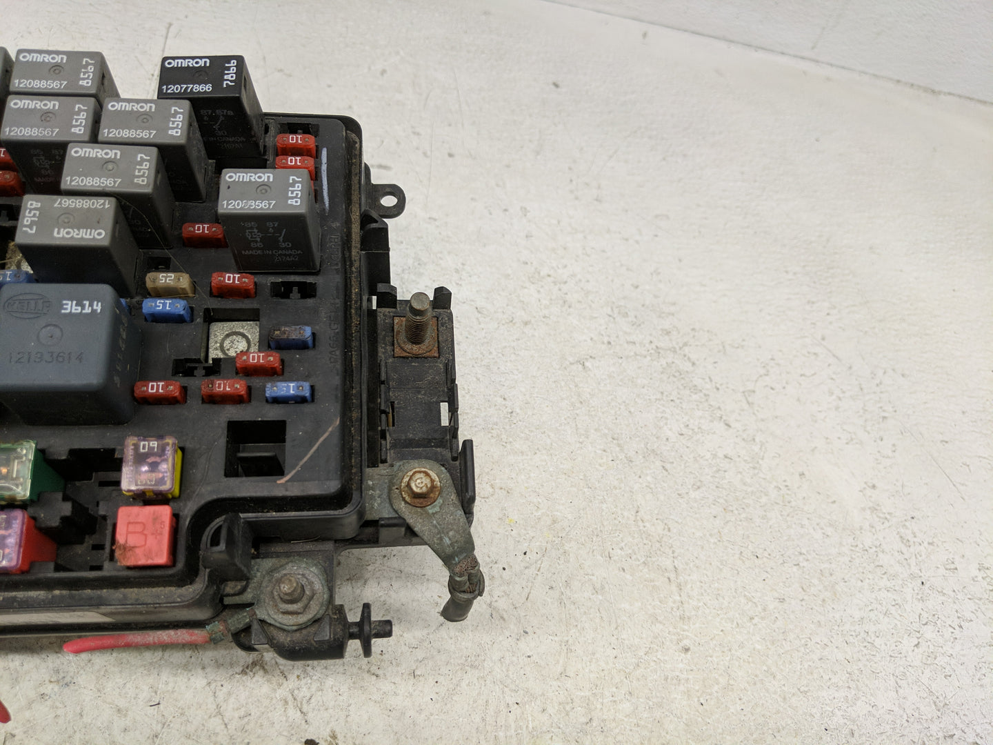 2003-2005 Chevrolet Silverado 1500 Fusebox Fuse Box Panel Relay Module P/N:15177117-01 Fits Fits 2003 2004 2005 2006 OEM Use