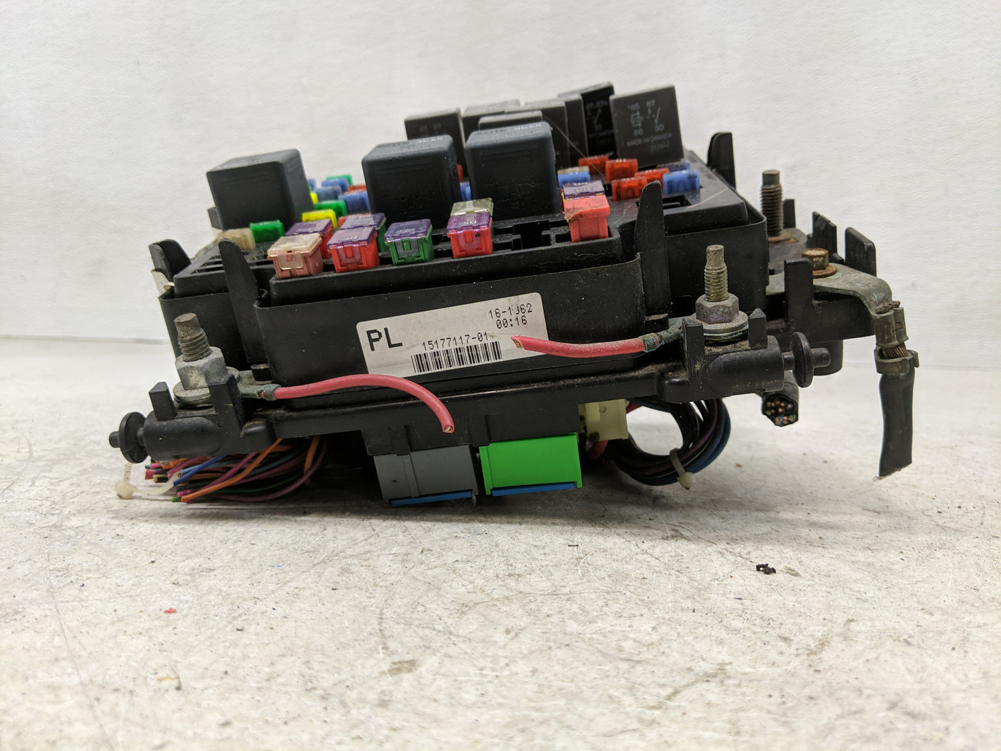 2003-2005 Chevrolet Silverado 1500 Fusebox Fuse Box Panel Relay Module P/N:15177117-01 Fits Fits 2003 2004 2005 2006 OEM Use